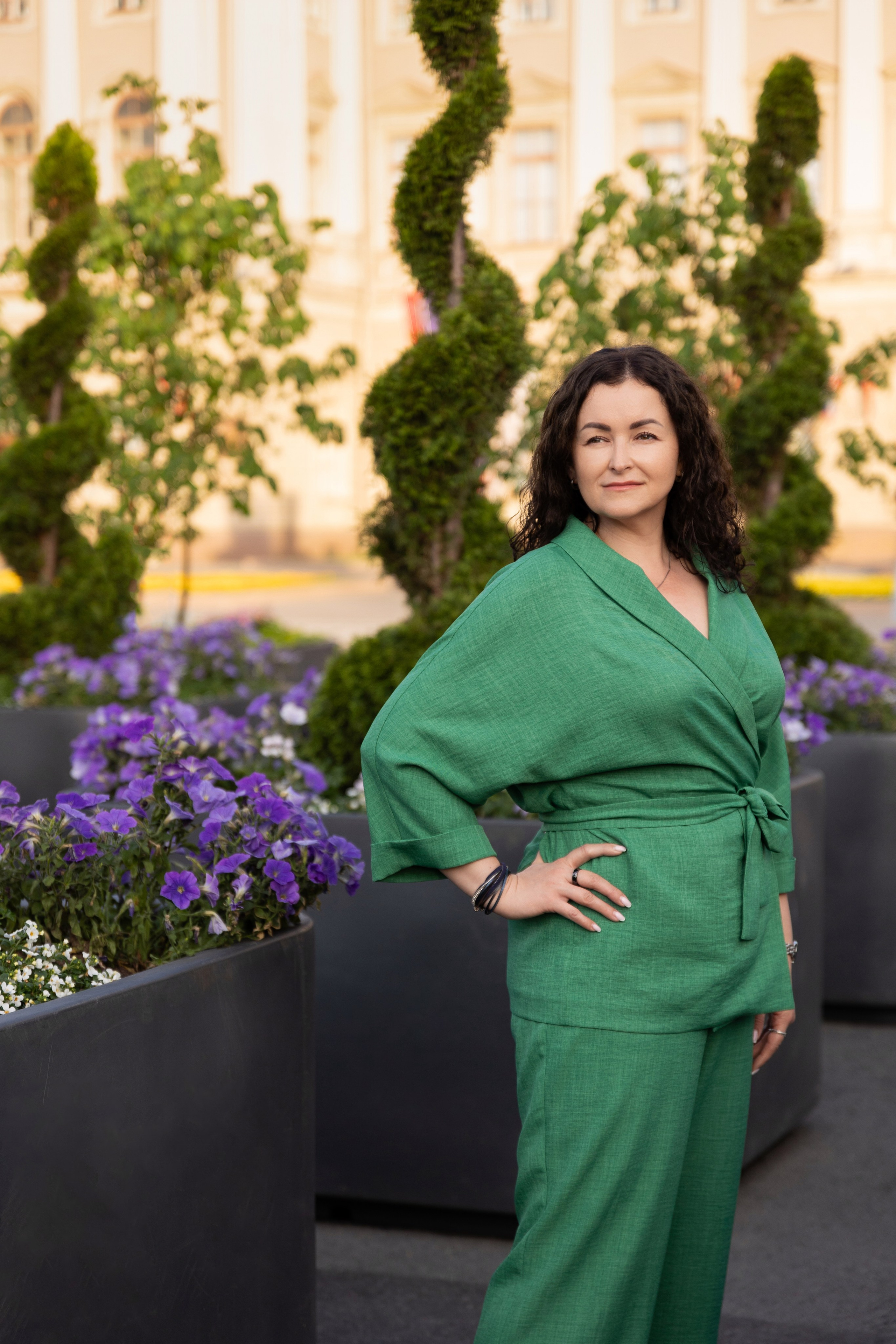 Фотопрогулка в центре с букетом красных роз. Семейный и свадебный фотограф в Санкт-Петербурге Татьяна Швыкова