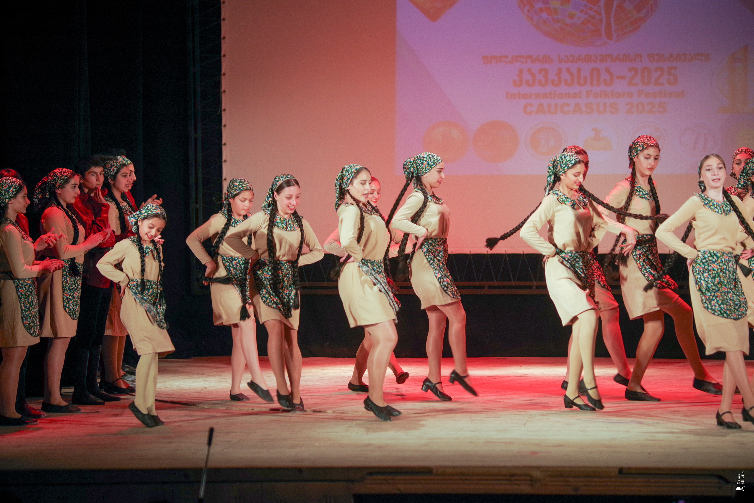 Танцы в прекрасном Они. Портретный фотограф Денис Милютин