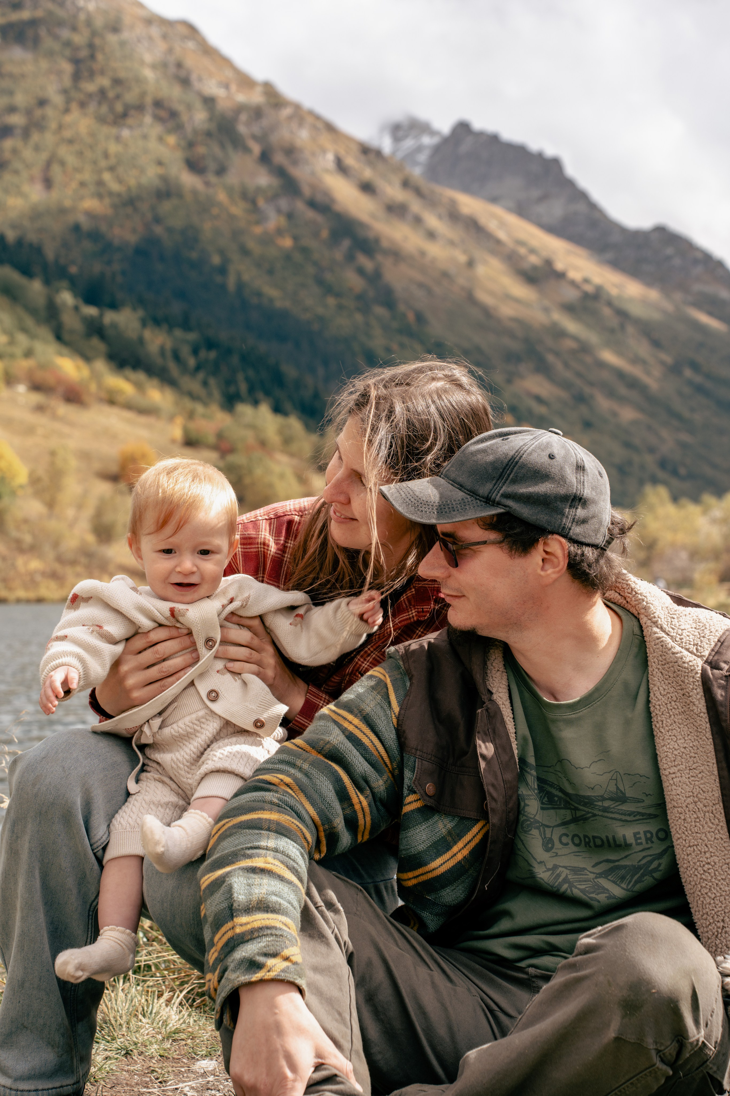 Семейная фотосессия в Домбае. Фотограф КМВ|ГОРЫ Пятигорск Железноводск Ессентуки Кисловодск Домбай Архыз Эльбрус