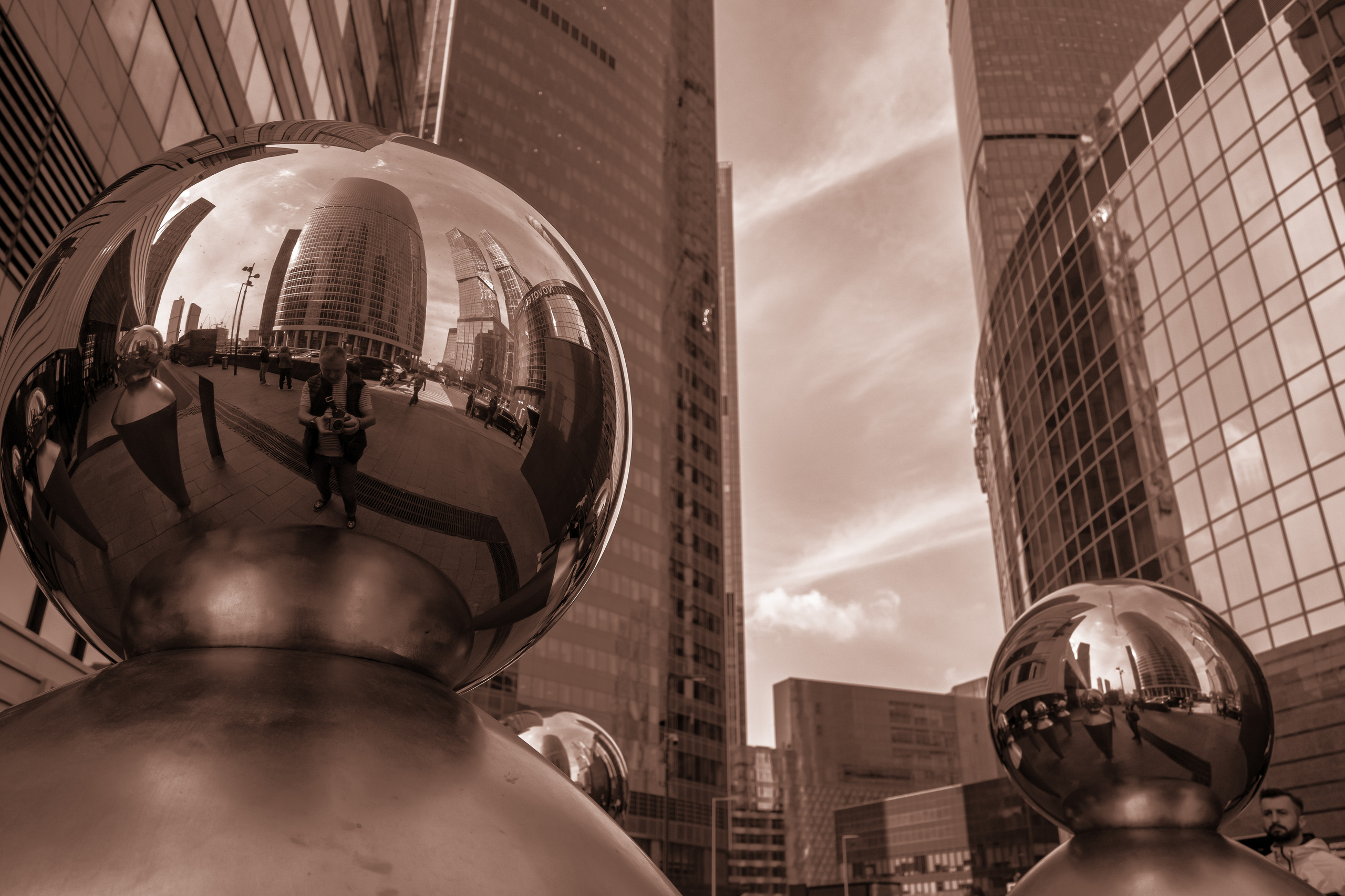 Инсталляция Эхо в Москва-Сити