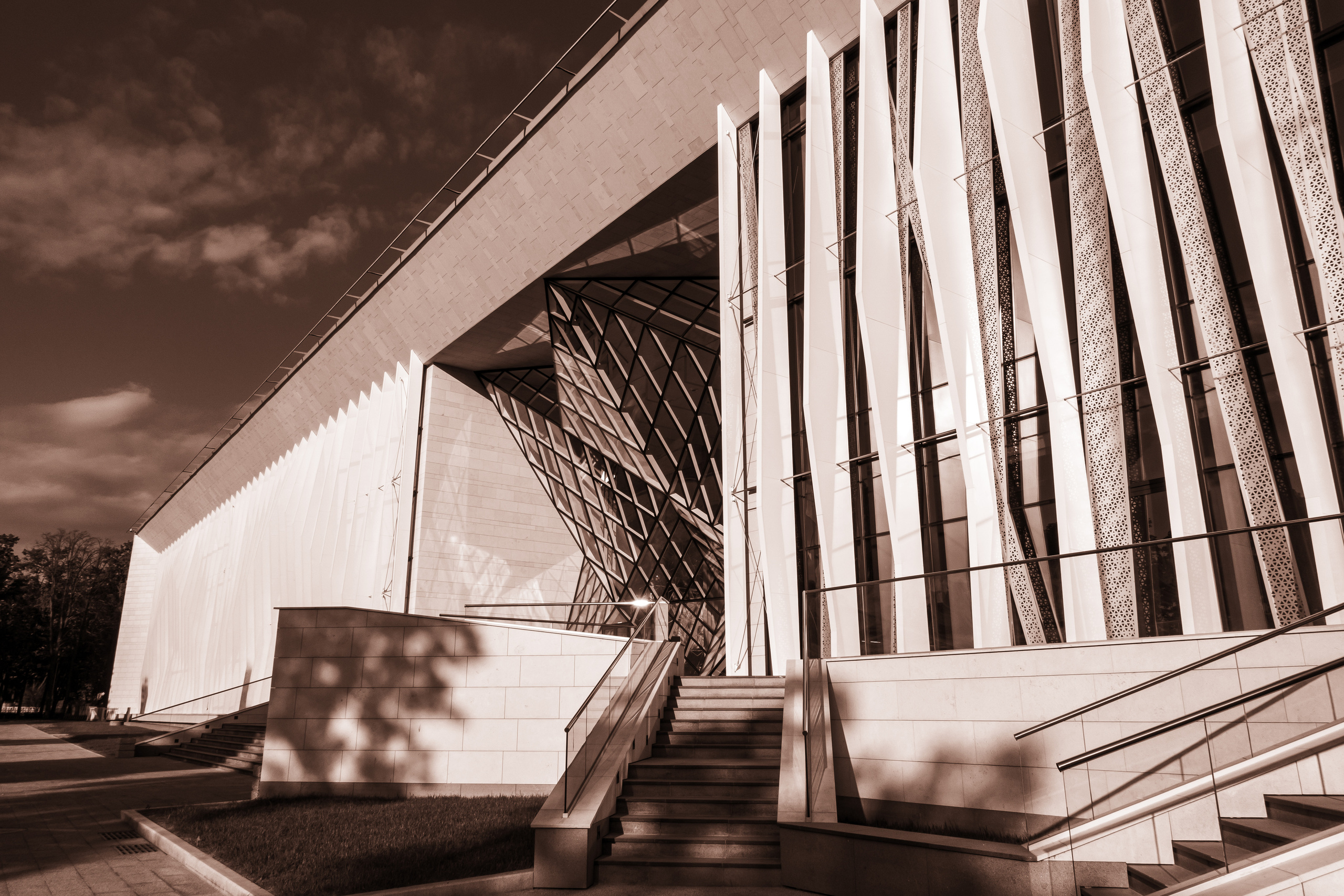 Кристалл в Лужниках в Москве