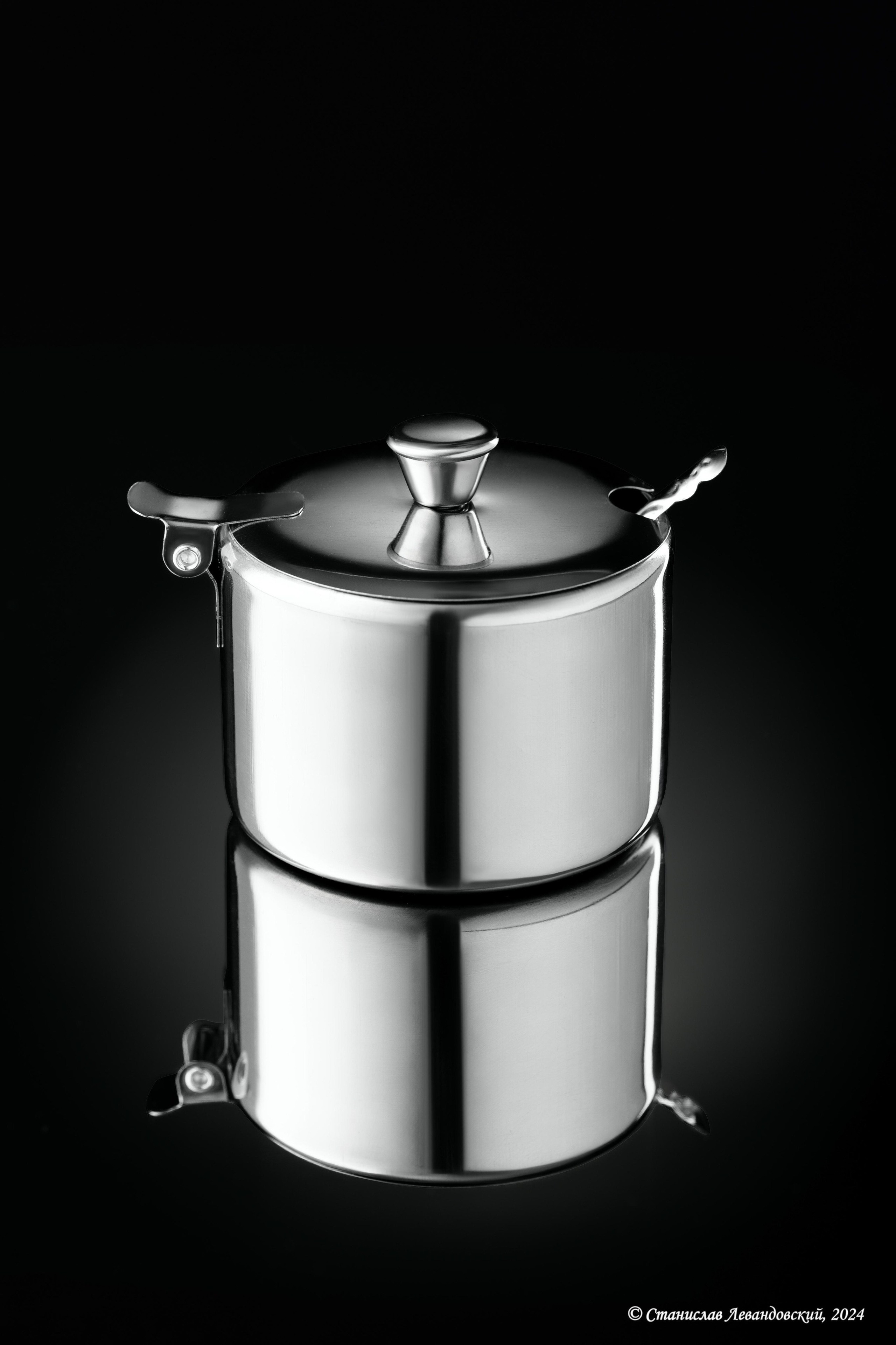 Предметы с глянцевой поверхностью. Предметный фотограф в Москве Станислав Левандовский