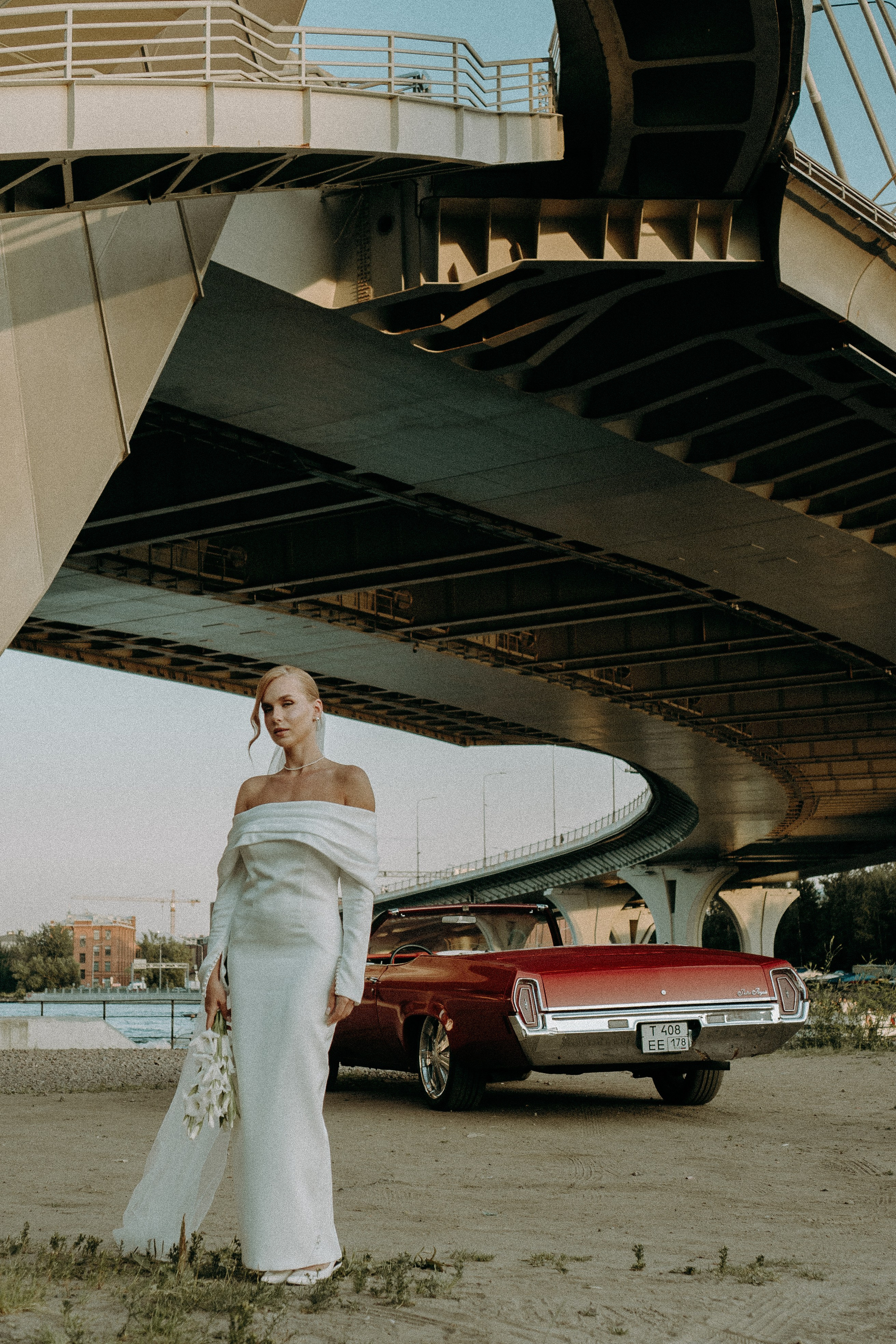 СВАДЕБНАЯ СЬЕМКА ВОЗЛЕ МСОТА БЕТАНКУРА НА КАБРИОЛЕТЕ. Профессиональный фотограф, Санкт-Петербург — Виктория Богомолова