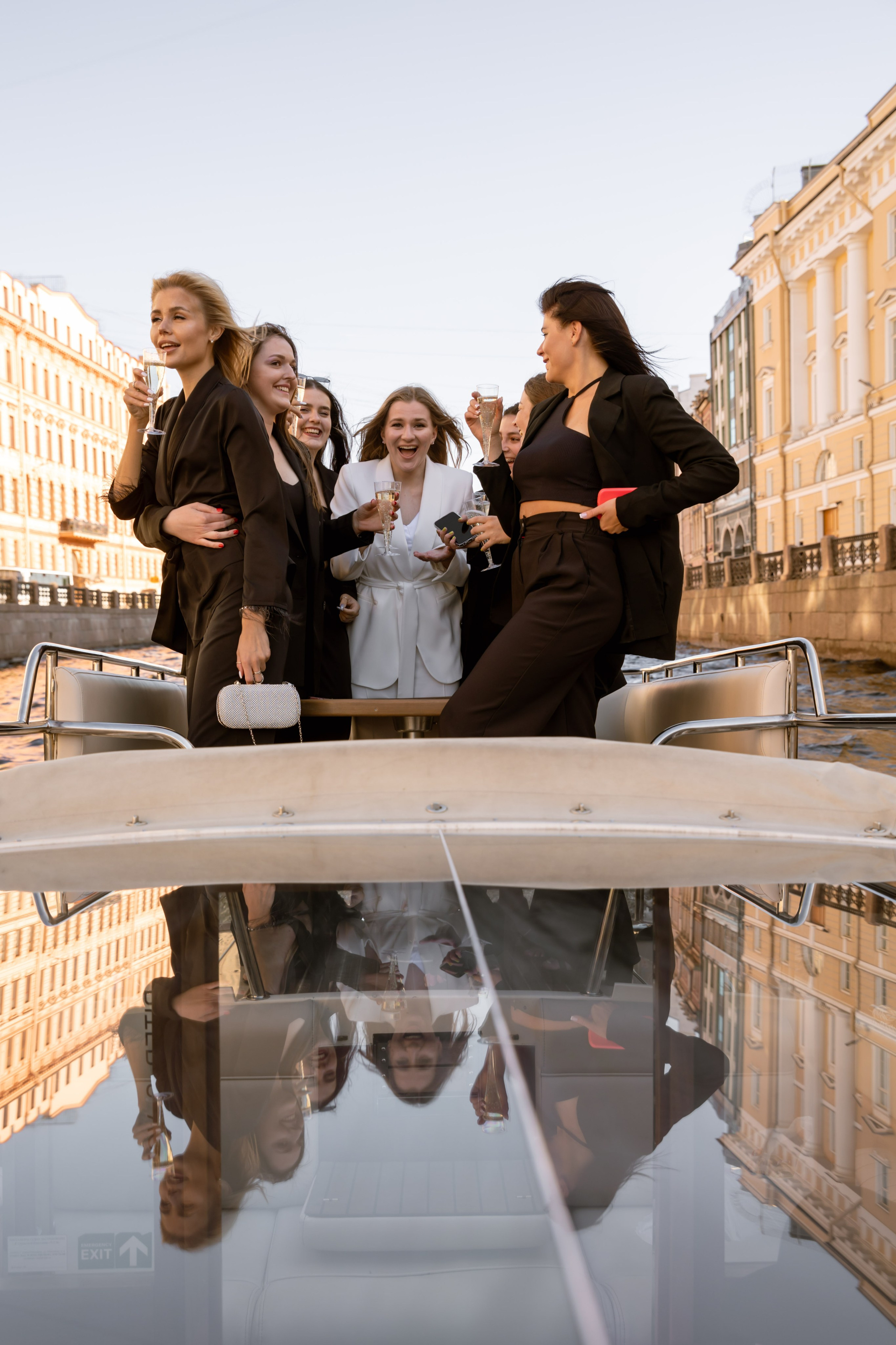 Фотограф на девичник в Санкт-Петербурге. Фотограф на праздник, корпоратив, День Рождения и Юбилей в г. Санкт-Петербурге Алексей Анкушев