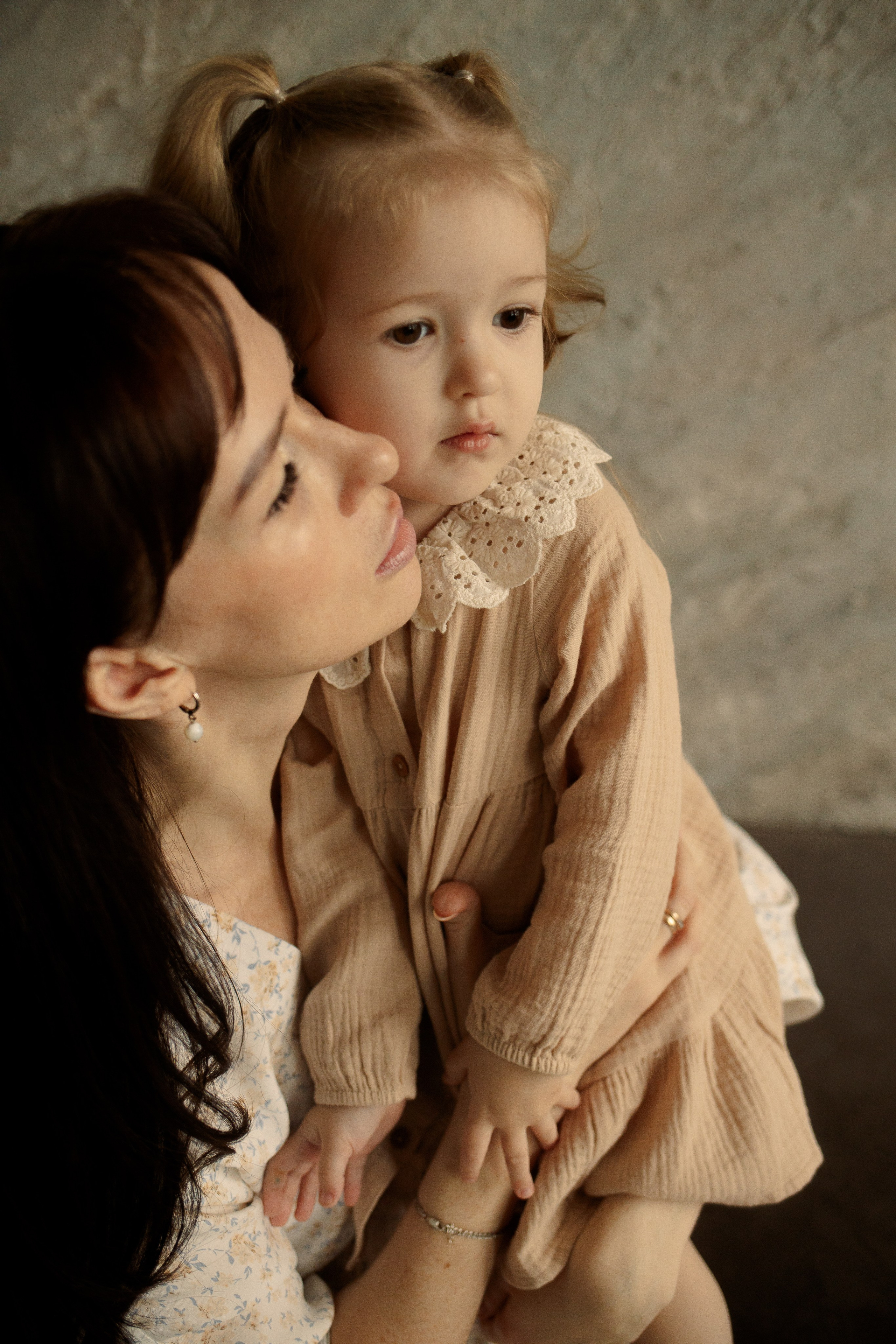 Настя и Анюта. Семейный фотограф Фотосессия беременности  Екатеринбург Елена Луткова
