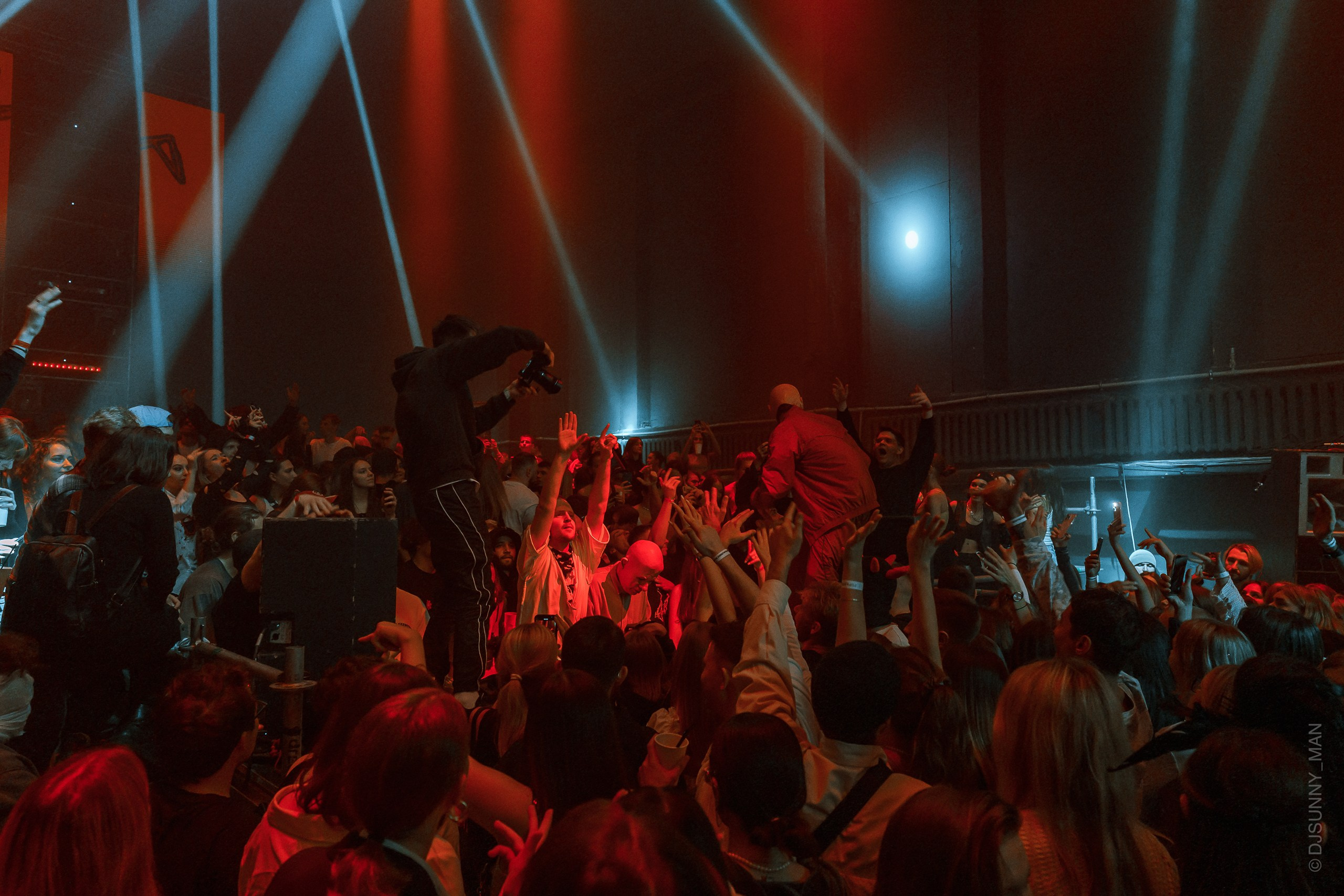 Metro Gorkovskaya ЦЕХ. Sunnyman