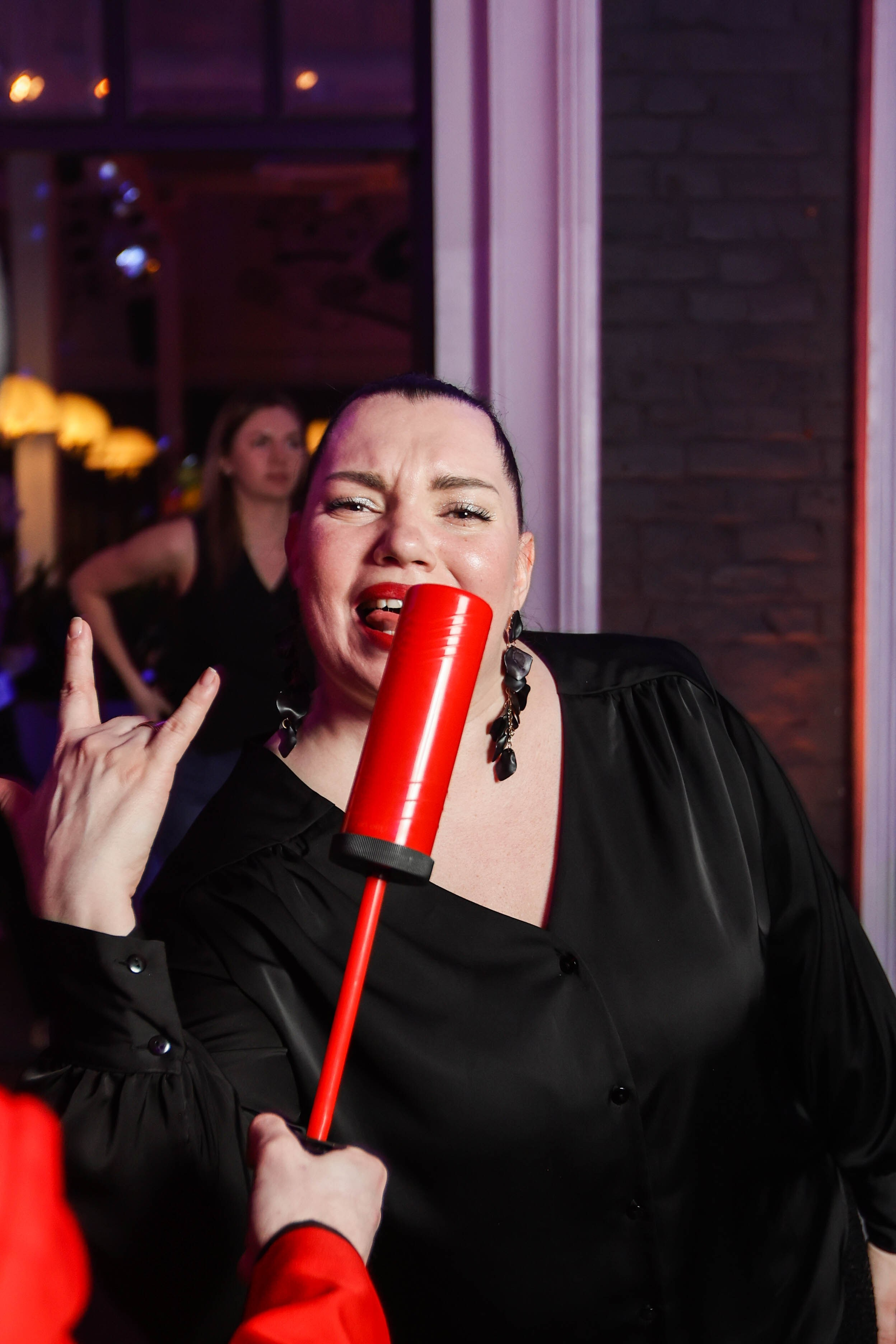 БАР РУКИ ВВЕРХ