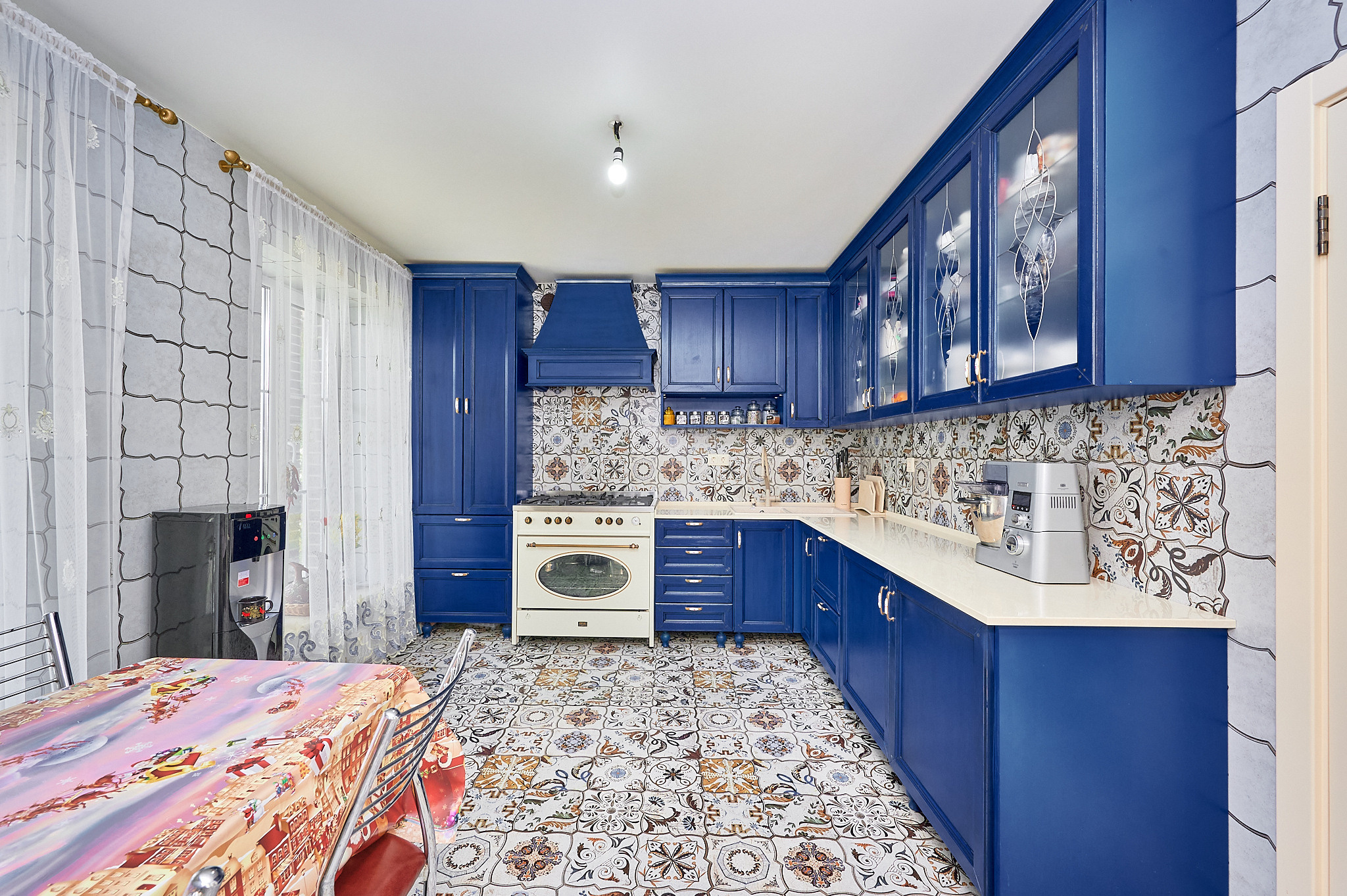 кухня синие шкафы 