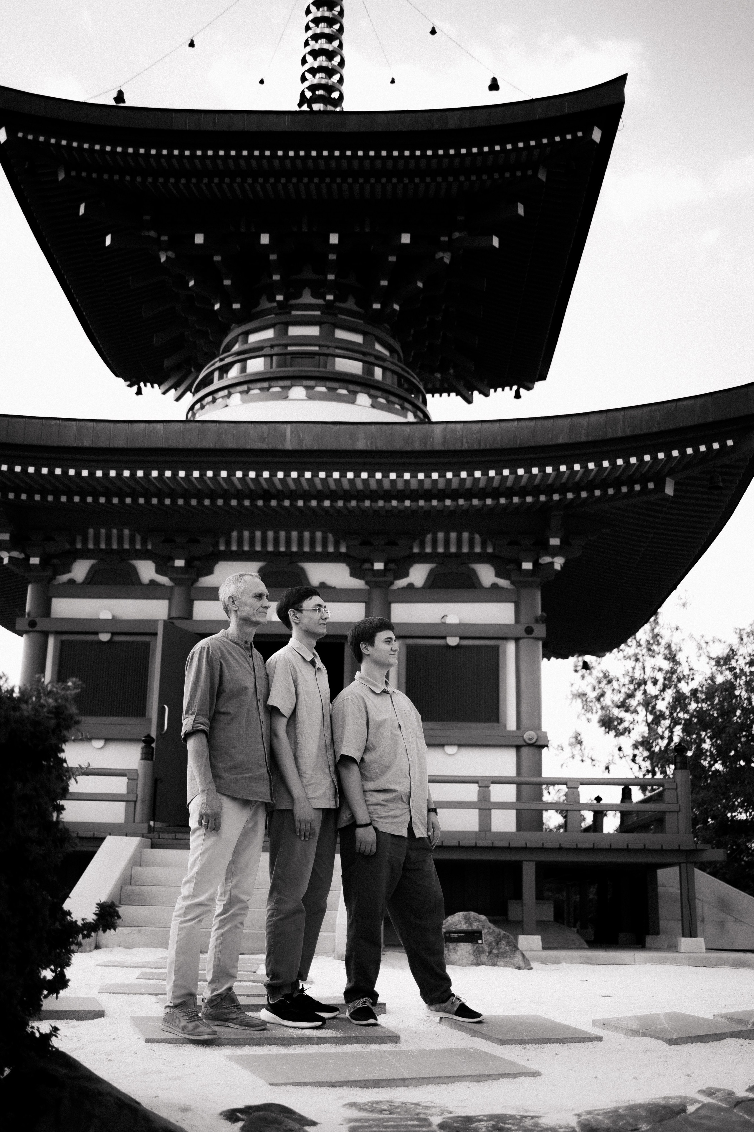 Семья в японском саду. Семейный фотограф в Краснодаре Храмова Анна