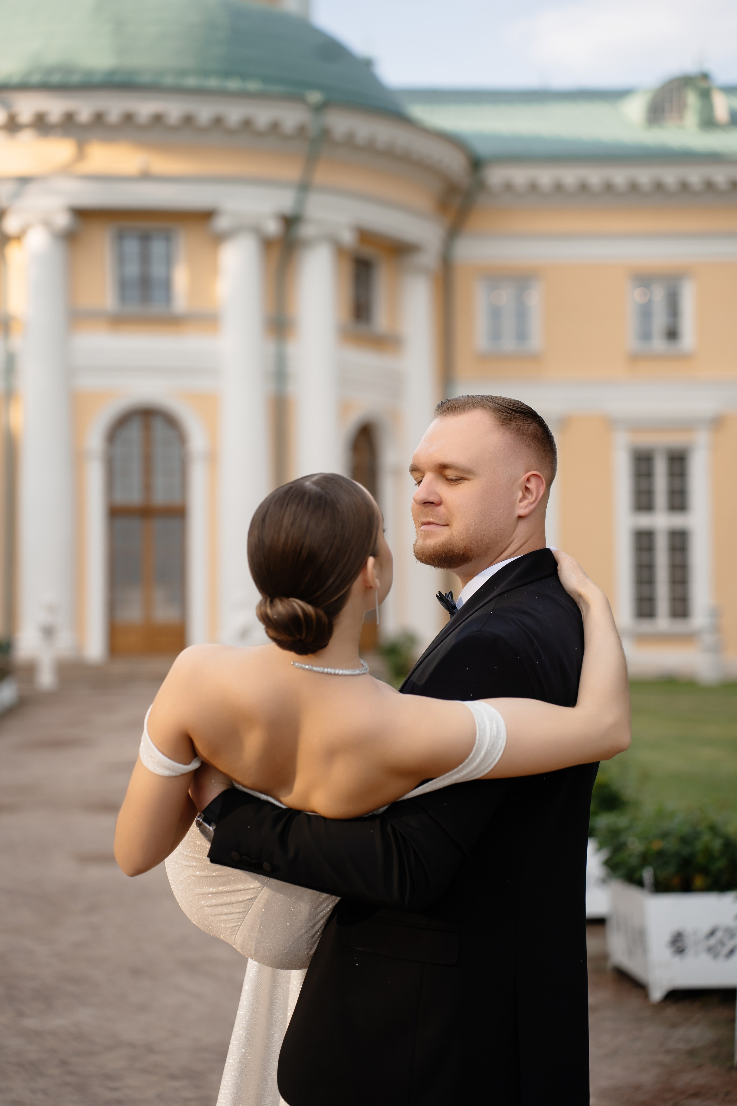 Свадебная фотосессия в парке Архангельское. Свадебный и семейный фотограф в Москве Светлана Зоткина