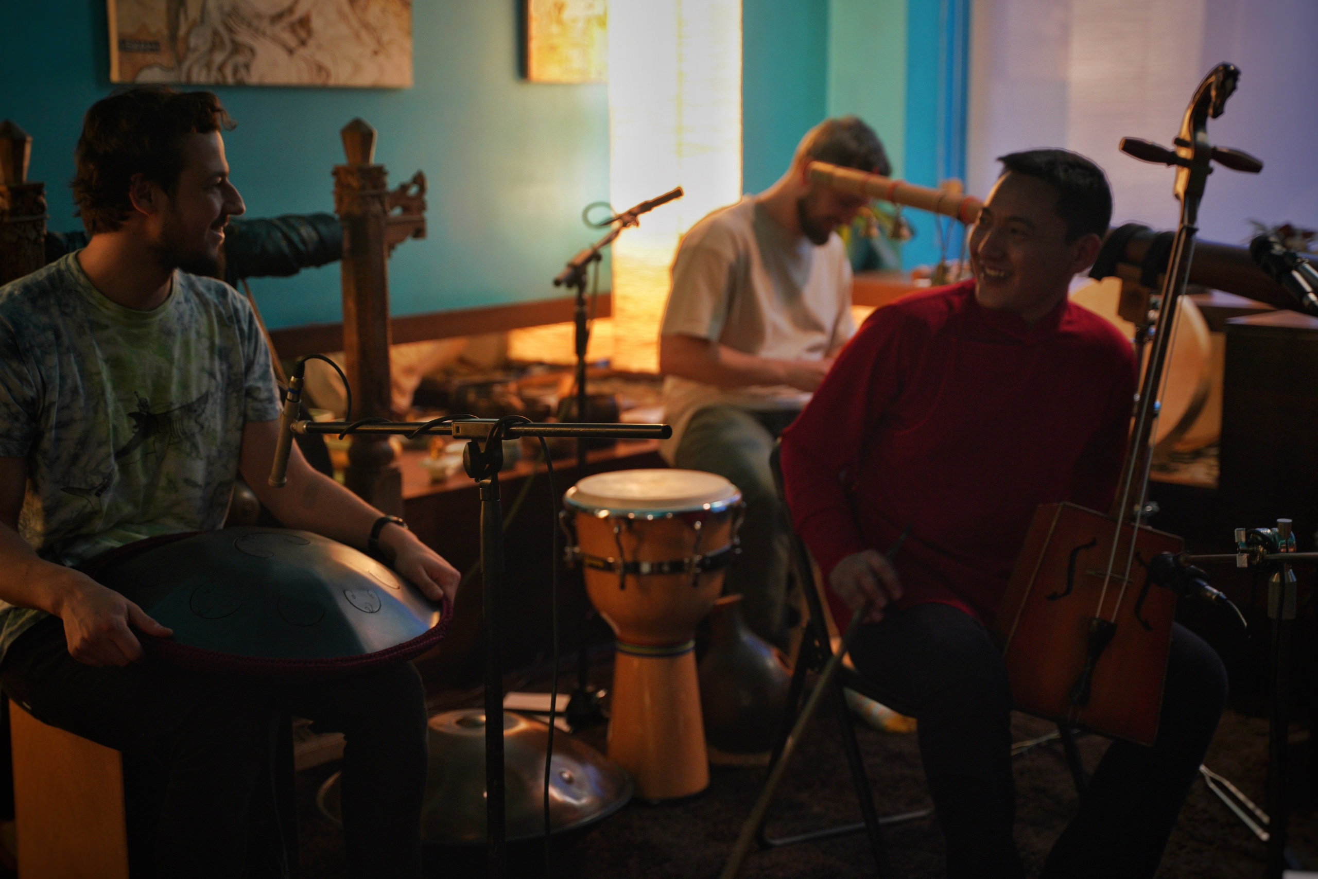 Выступление Forest jam project в Открытом в чайной Чаван. Портретный и репортажный фотограф Наталья Горобец