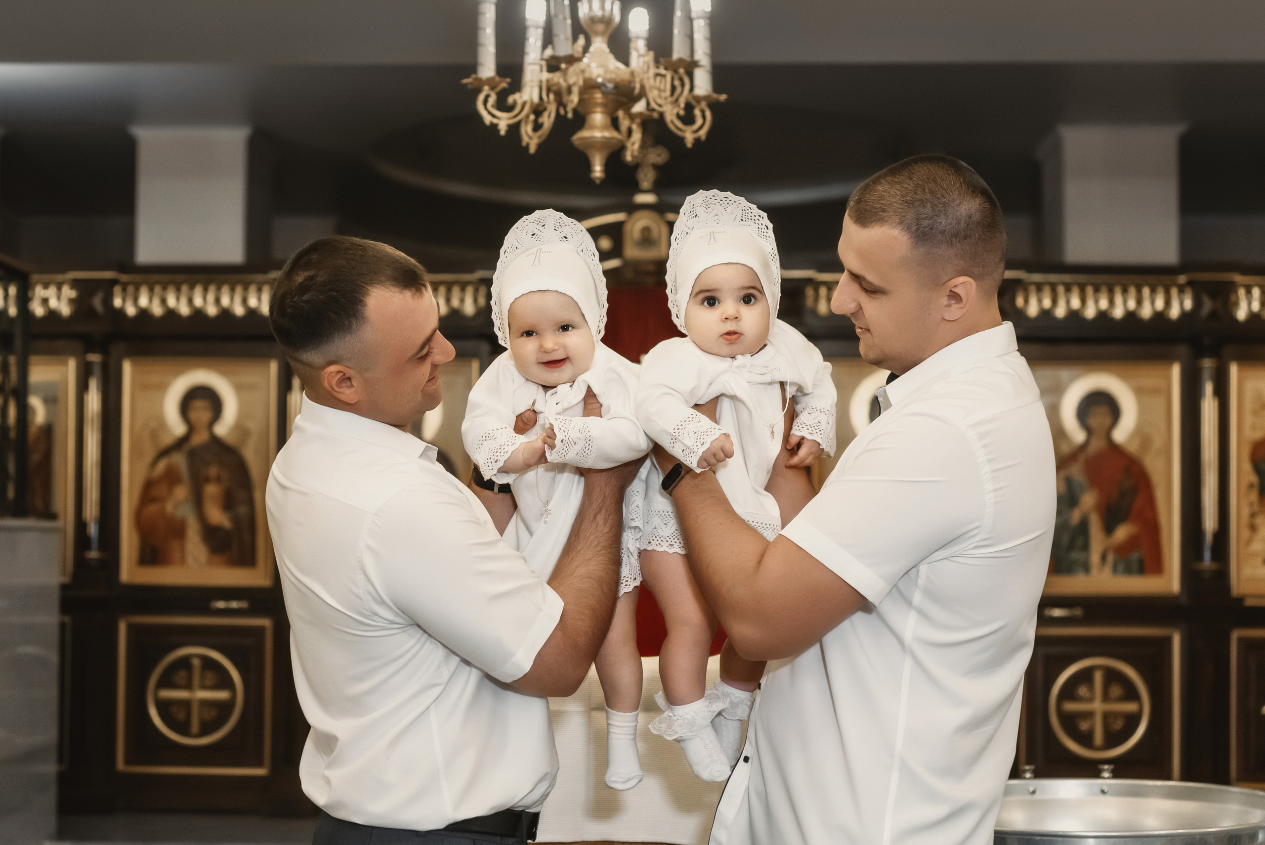 Крещение Карины и Стефании. Церковный фотограф на Таинство Крещения и Венчания в Оренбурге и Оренбургской области Екатерина Белкина