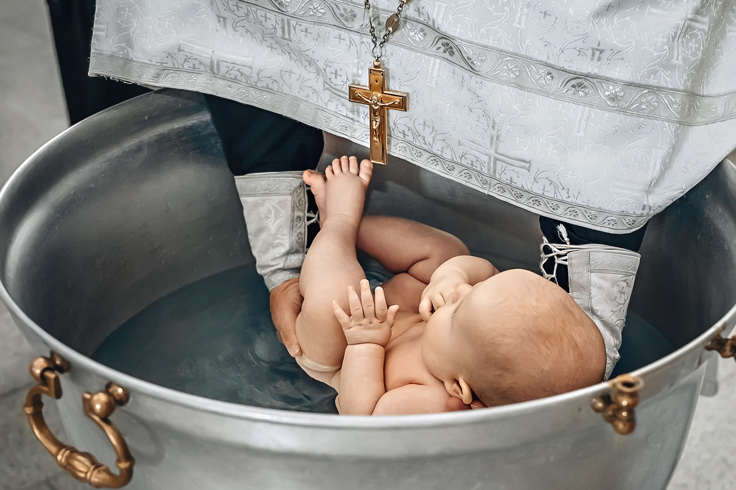 Крещение Никиты Сакмара. Церковный фотограф на Таинство Крещения и Венчания в Оренбурге и Оренбургской области Екатерина Белкина