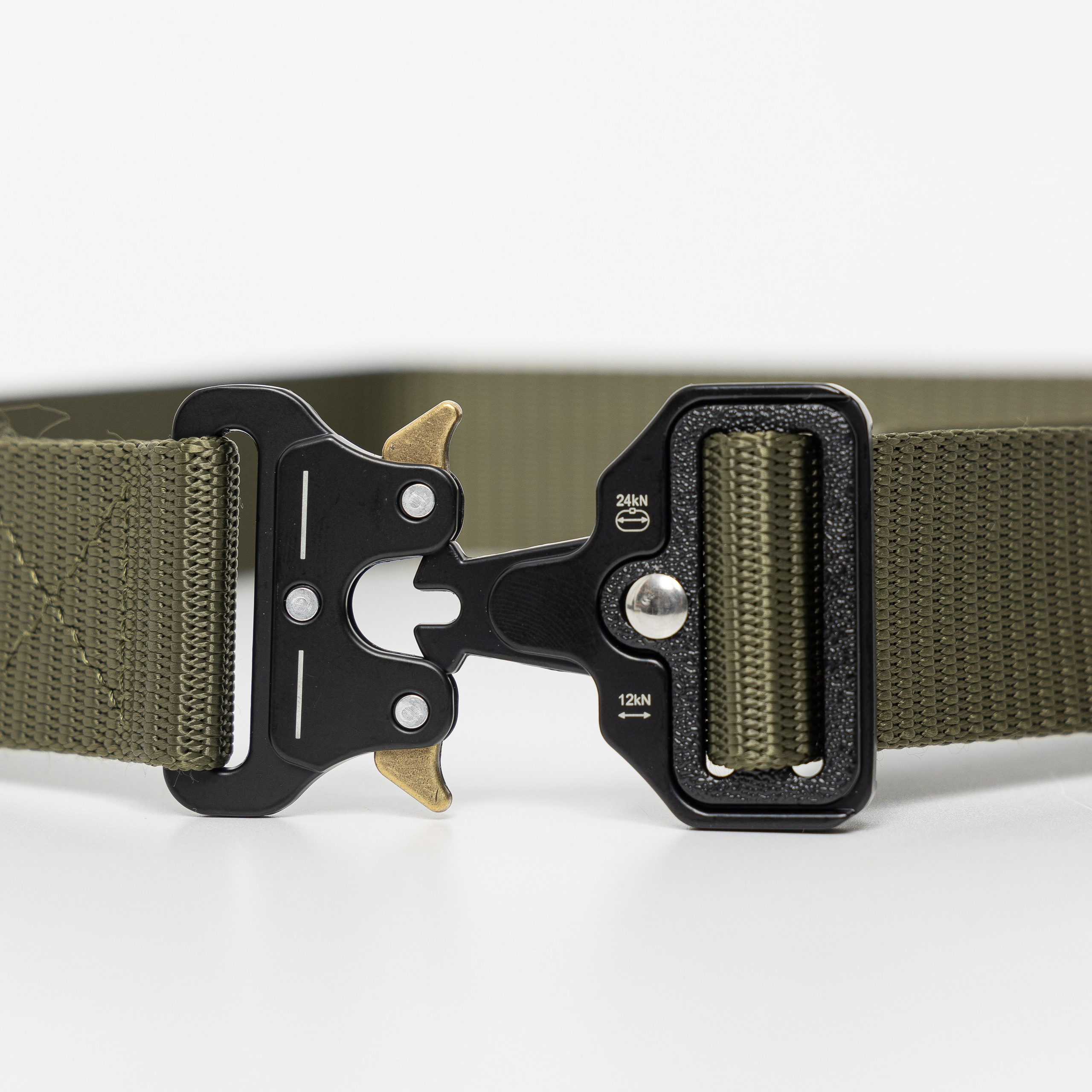 Фотосъемка ремней для маркетплейсов. Алексей Темнов — фотограф в Пятигорске