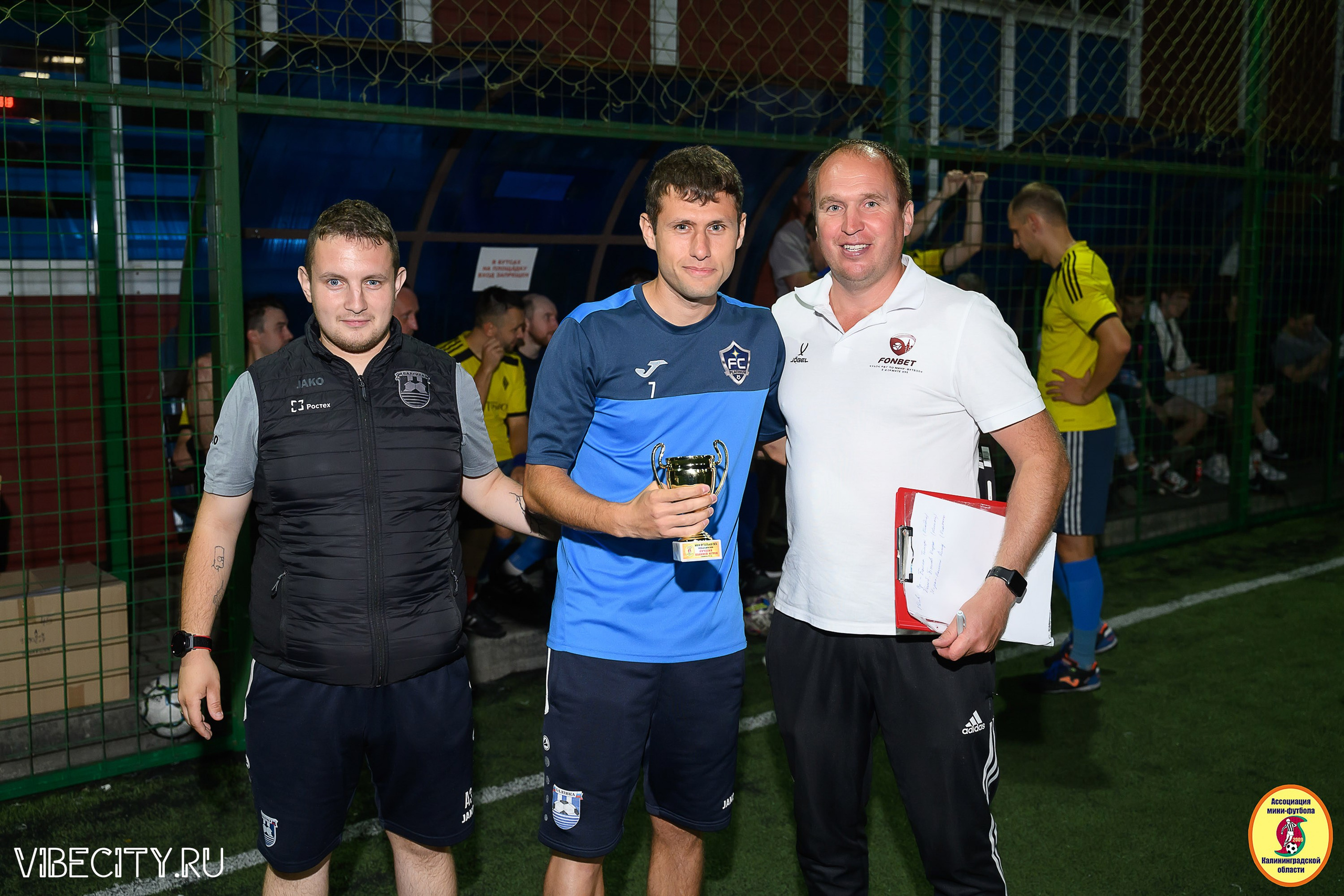 ФИНАЛЬНЫЕ ИГРЫ КУБКА МИНИ-ФУТБОЛЬНОЙ ЛИГИ И КУБКА КОРПОРАТИВНОЙ МФЛ 2025. VIBECITY.RU Вайб Сити Ру Фоторепортажи Фотоотчеты Калининград