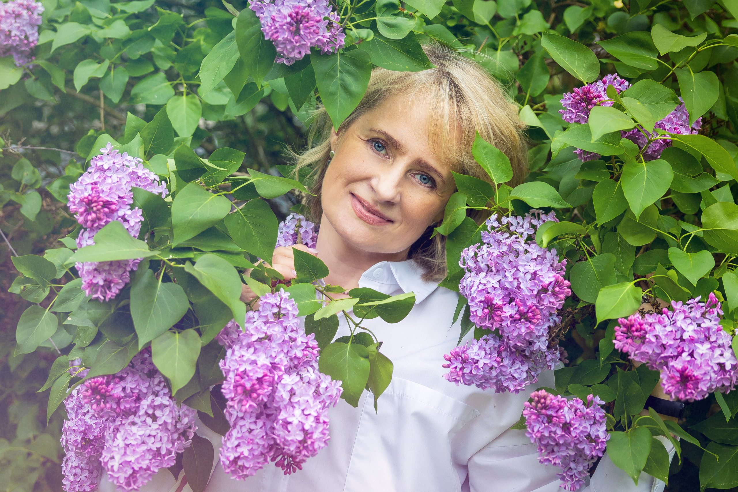 Съемка в цветущем саду. Фотограф Люся Воробьева