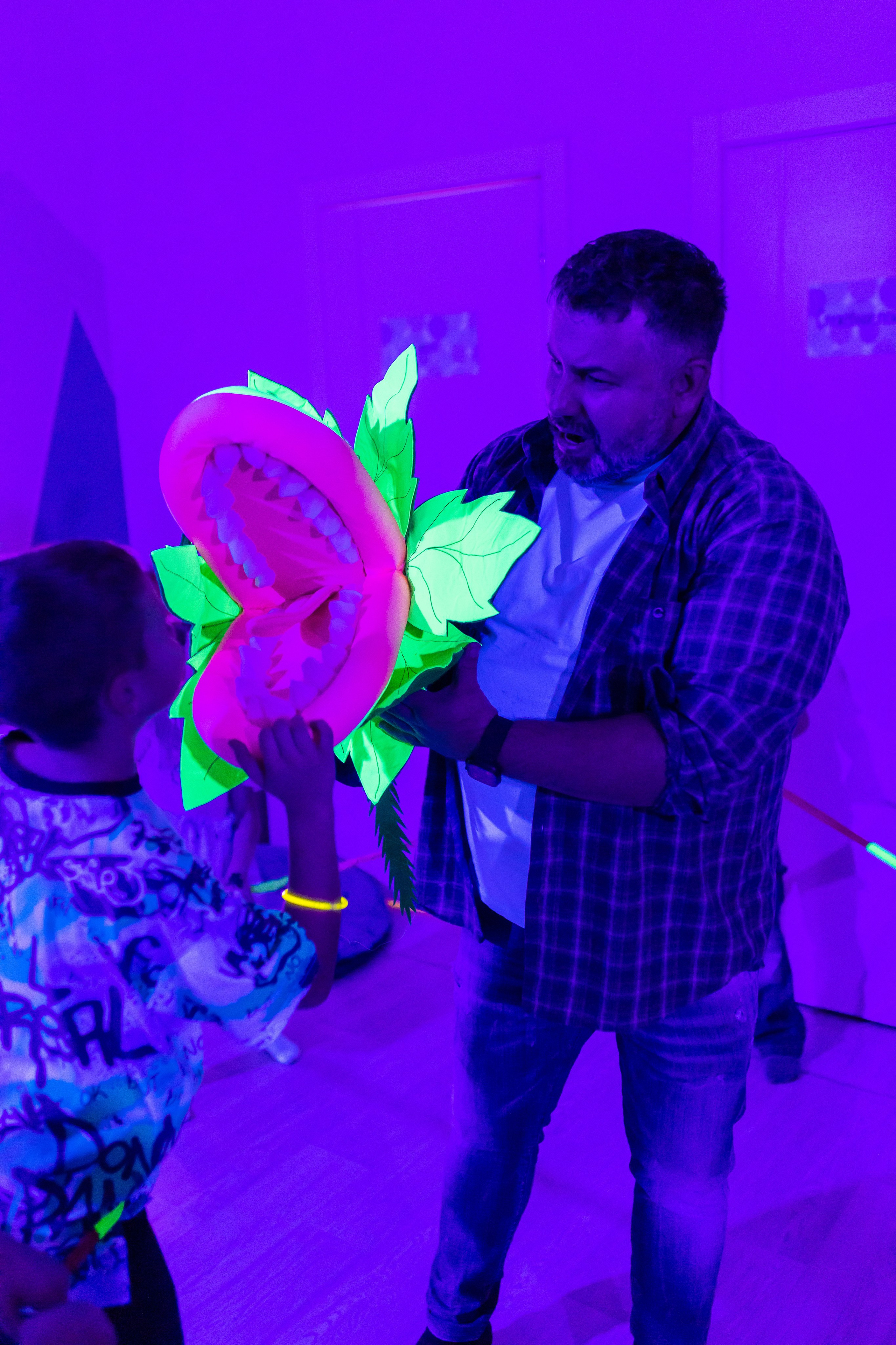 Неоновое День рождения. Семейный и детский фотограф в городе Подолск МО Крылова Ирина