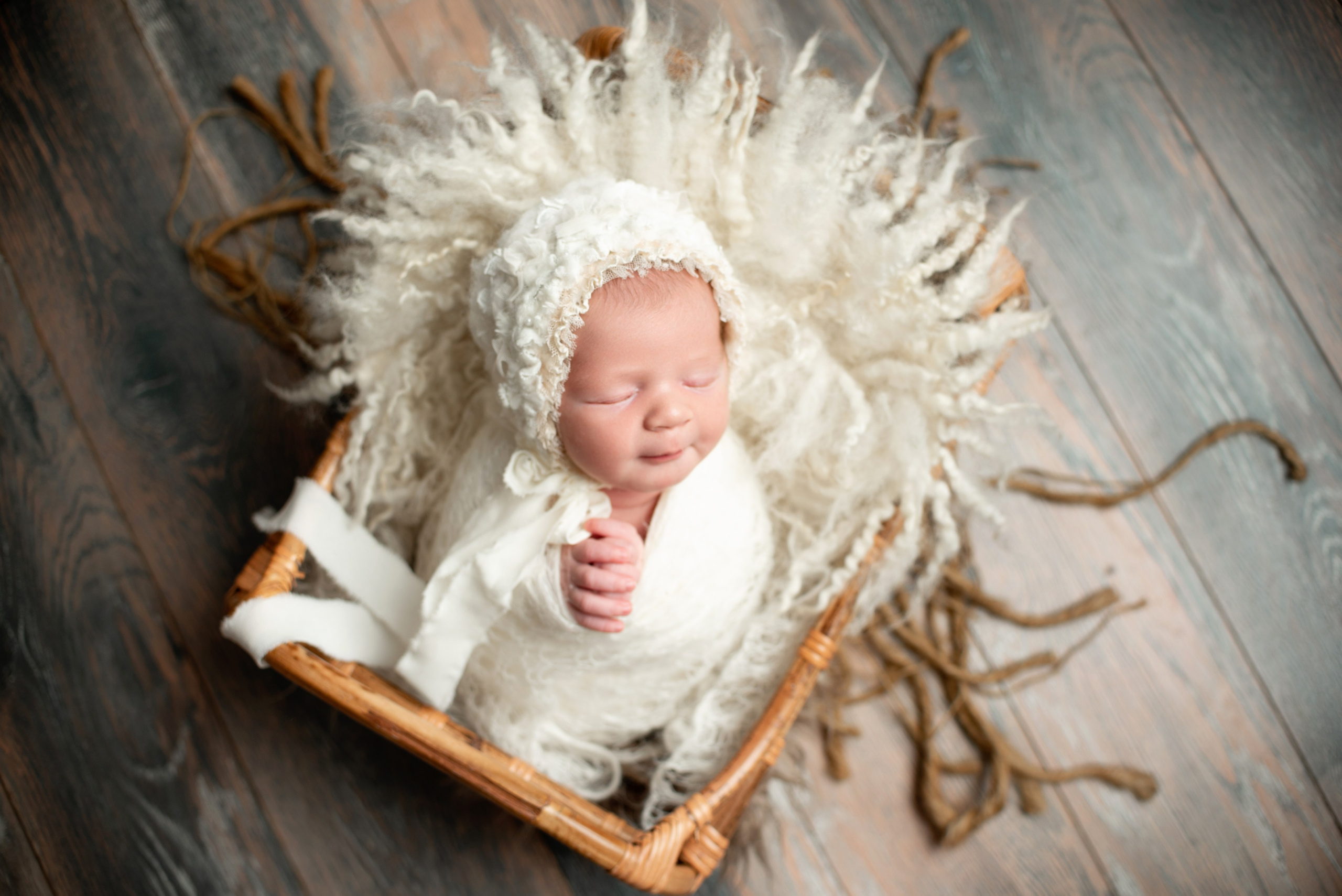 Ньюборн пакет Крепыш малышка Маргарита. Фотограф новорожденных в Нижневартовске Лара Курдюкова