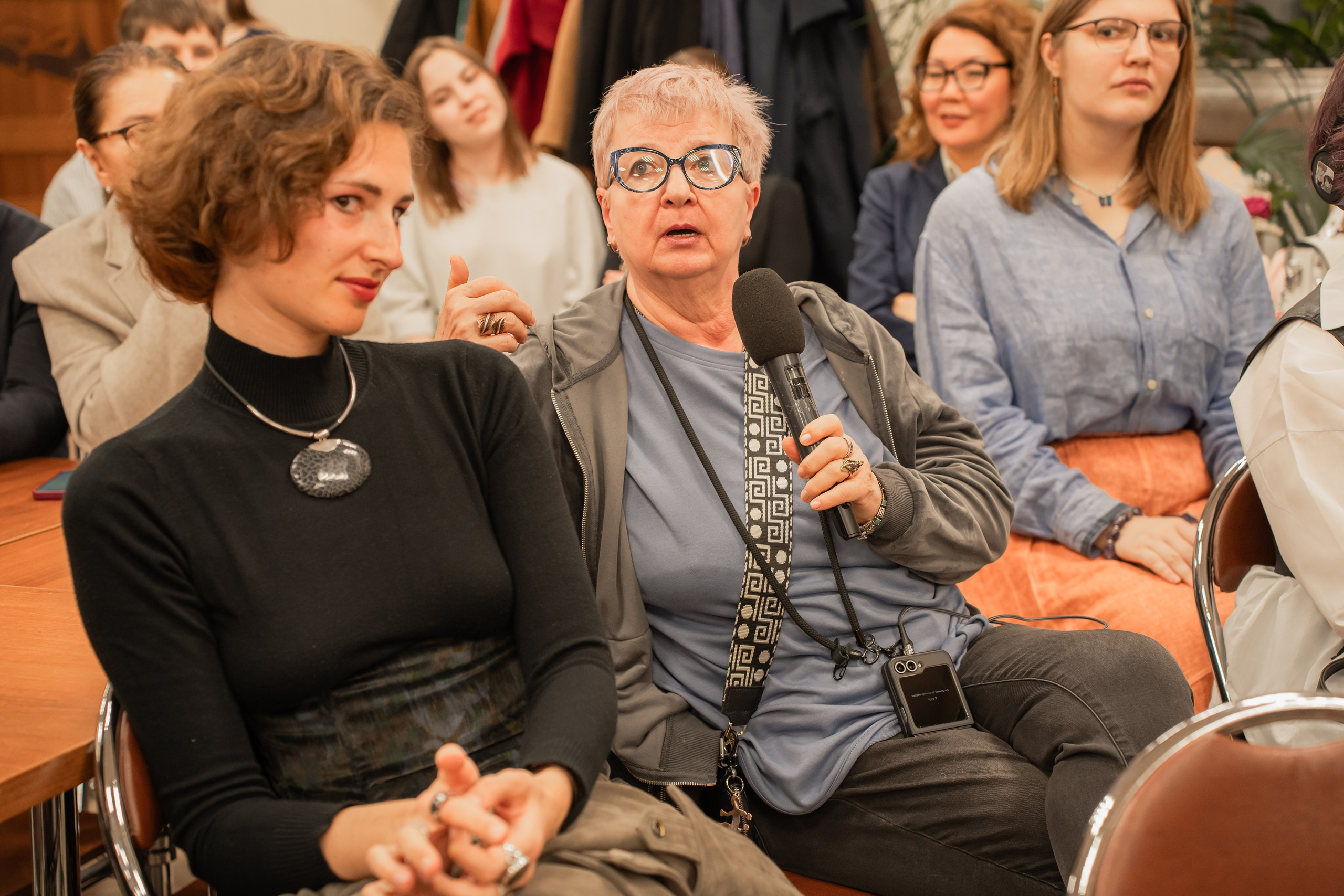 Презентация книги «Человек за бортом», автор София Цой. Репортажный фотограф Анастасия Рубцова