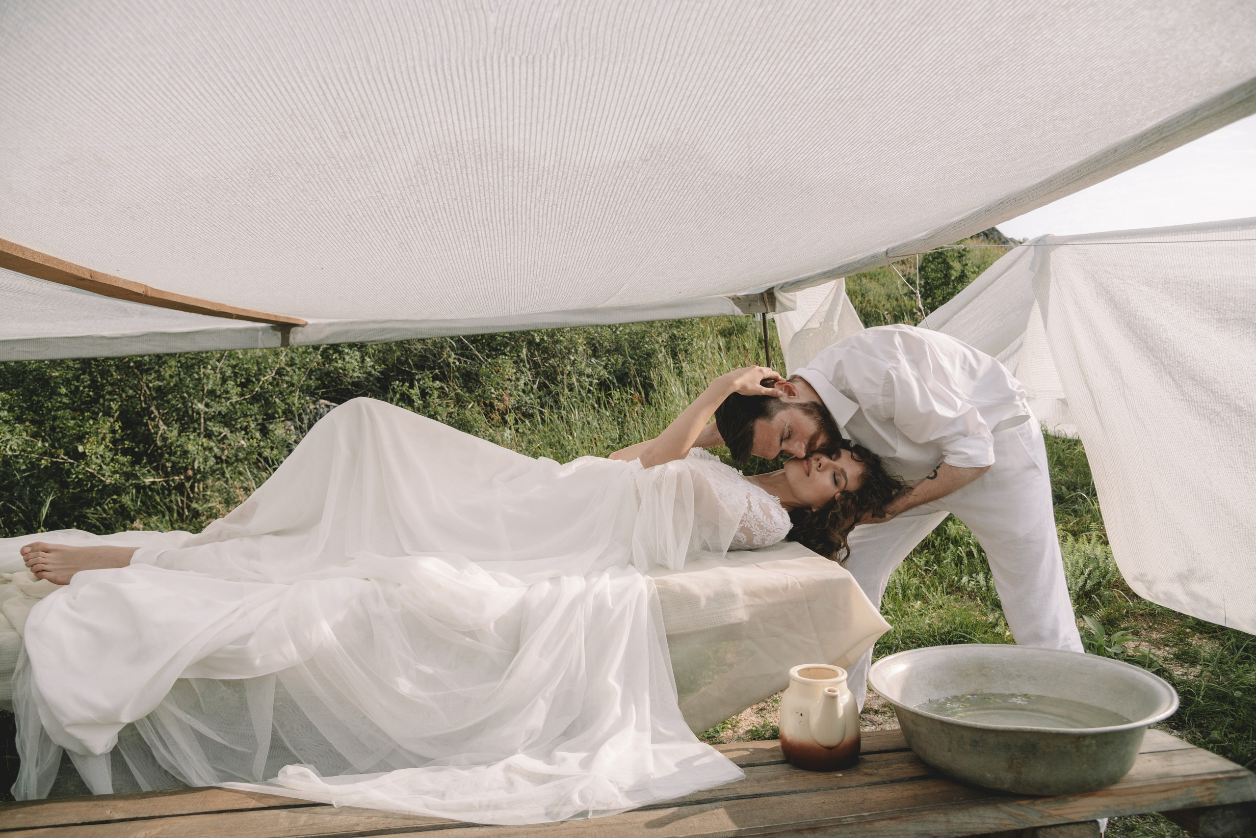 Свадебная фотосессия в Щелкино ,Бухта Космонавтов. Выездная церемония на берегу моря Крым. Свадебный и семейный фотограф и видеограф, Крым, Москва, Санкт -Петербург