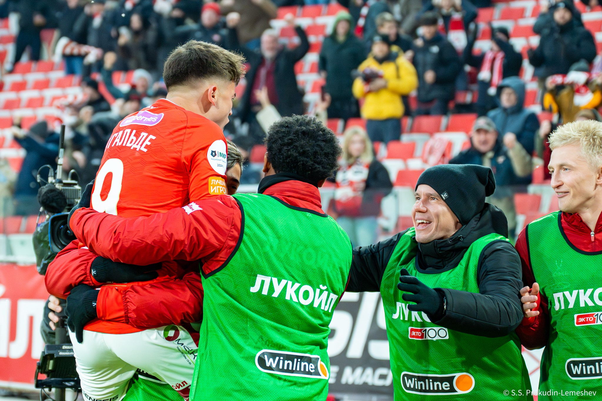 Спартак-Оренбург. Фотограф. Репортаж. Спорт. Концерты и мероприятия