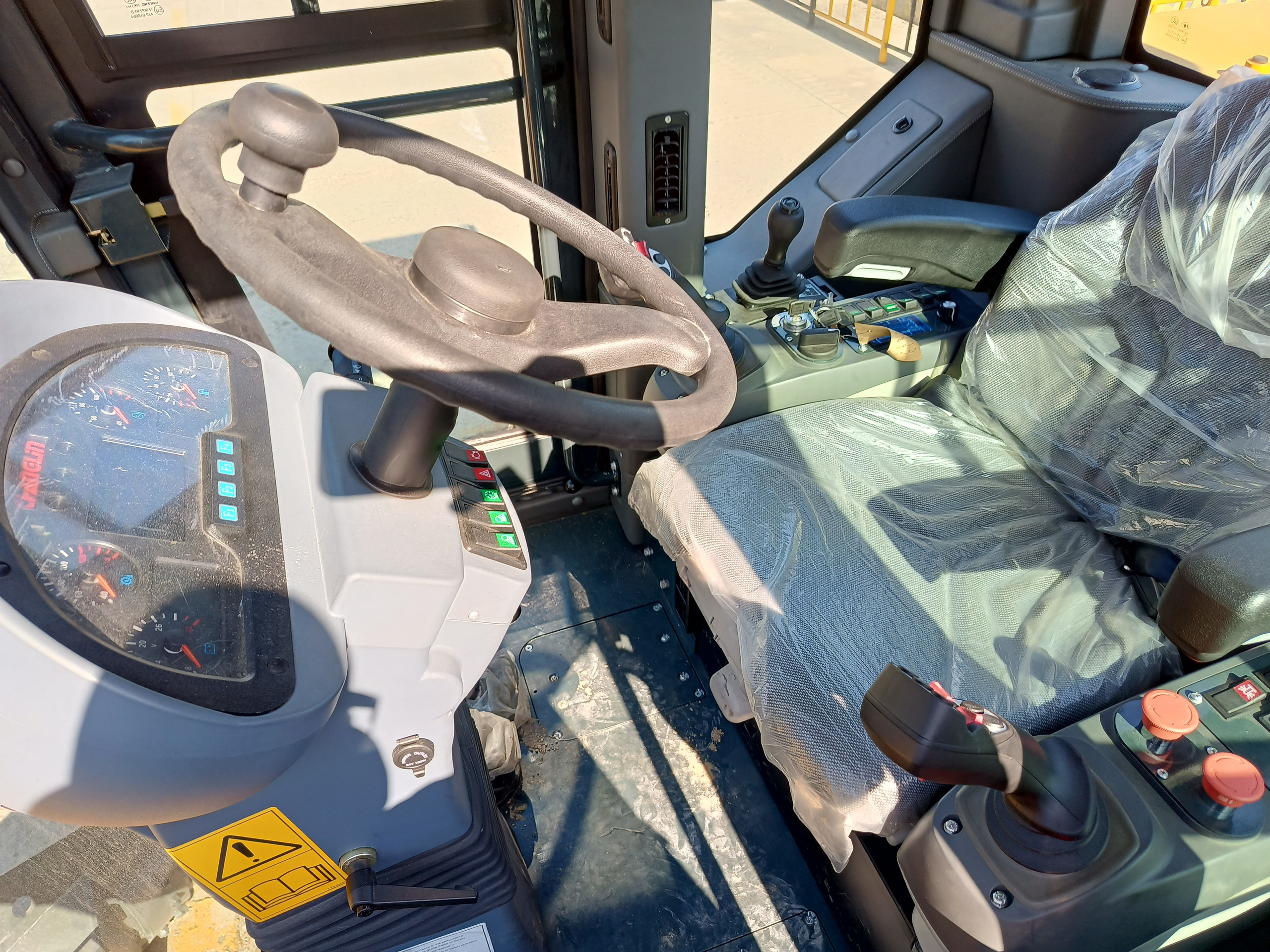 Фото грейдер Beezone G732Т (B26TMG-A). Продажа и обслуживание грузовой техники и спецтехники в г. Новосибирск компания СТИ