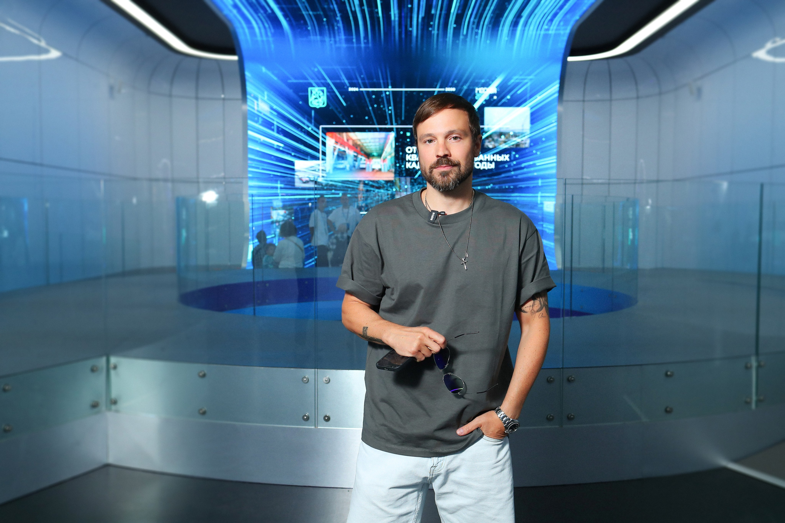 Алексей Чадов на открытии выставки в Москве.