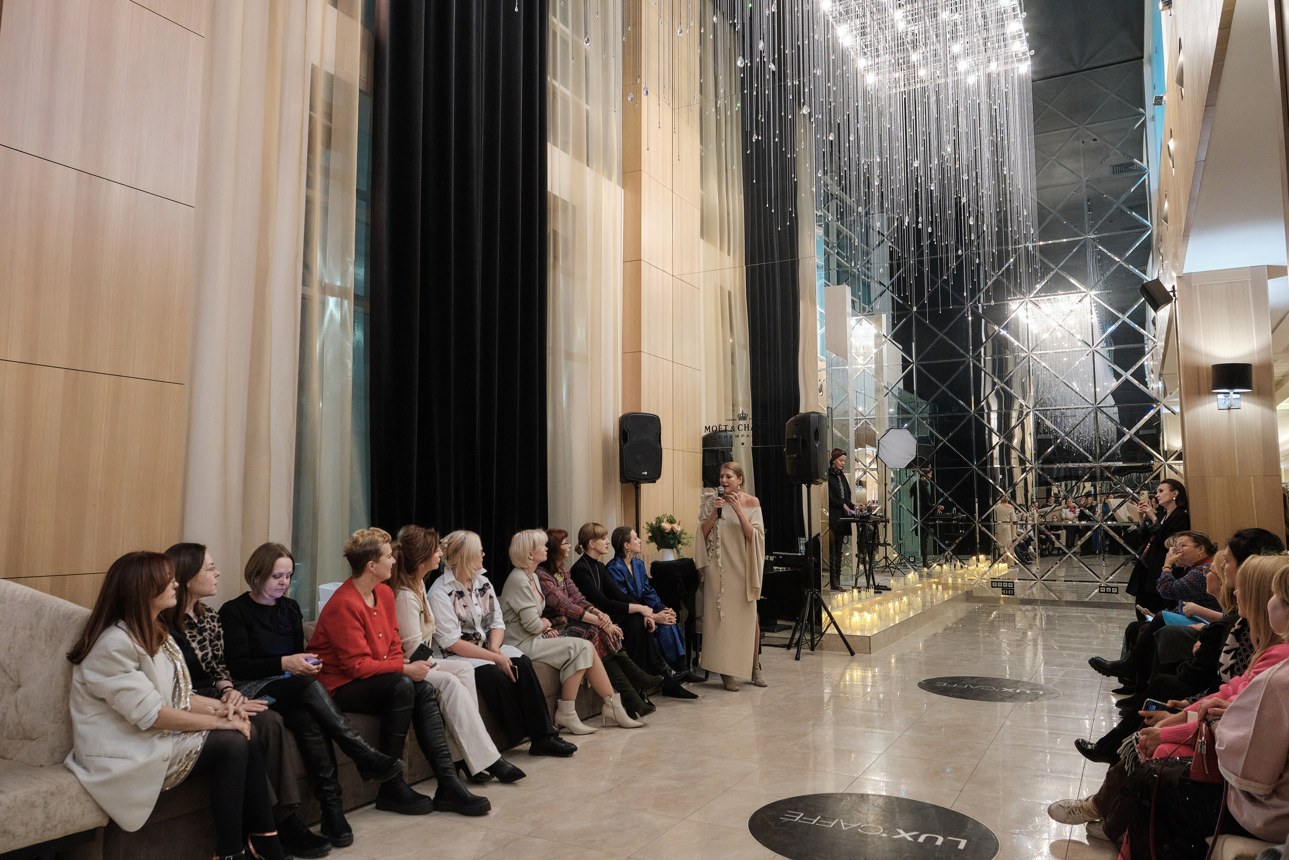 Показ коллекции (Мария Варламова). Свадебный фотограф в Екатеринбурге Соседков Евгений