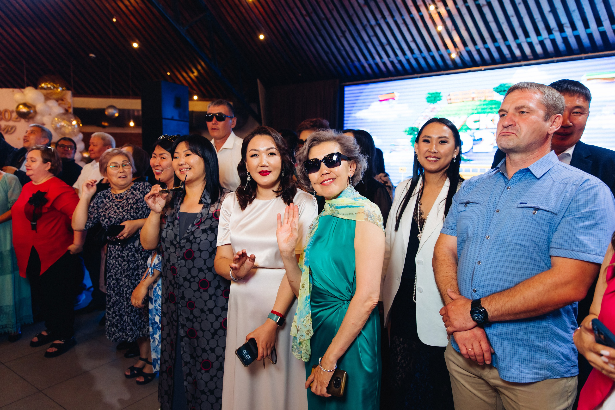 Выпускной вечер. 49 школа. Баран на корове. Свадебный и семейный фотограф в Улан-Удэ