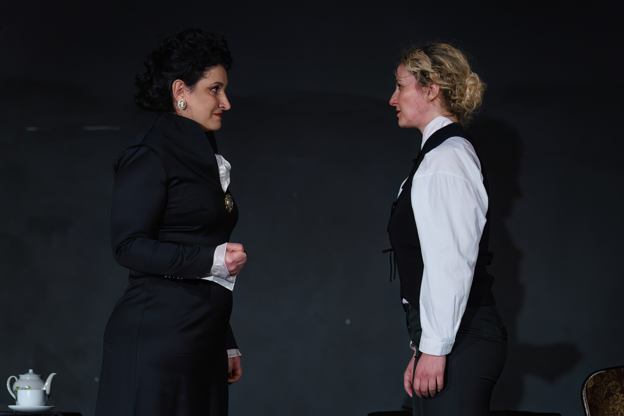 Отрывки из пьес. Продвинутые курсы по обучению актерскому мастерству. Театральная фотография