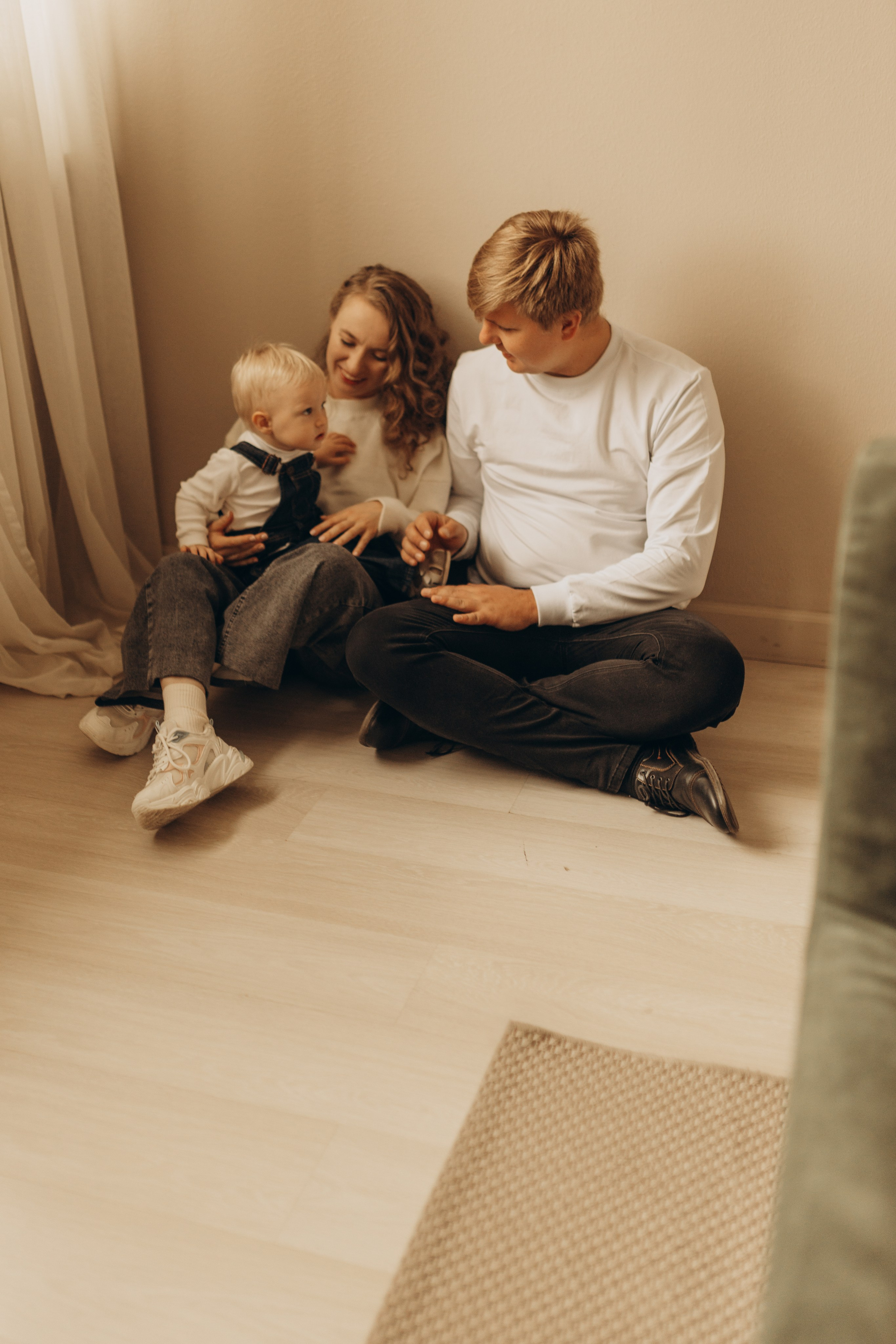 Фотосессия дружная семья. Съёмка в студии. Фотограф в Ставрополе Svetlana Matveeva