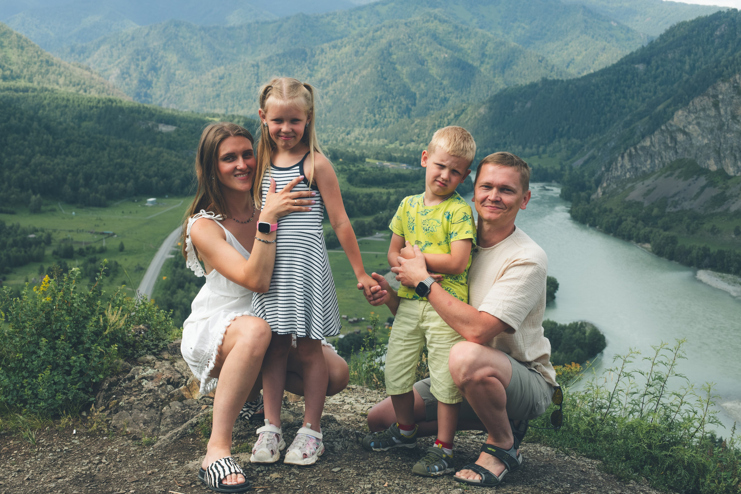 Дарья & семья. Фотограф Нина Брандт в Горном Алтае