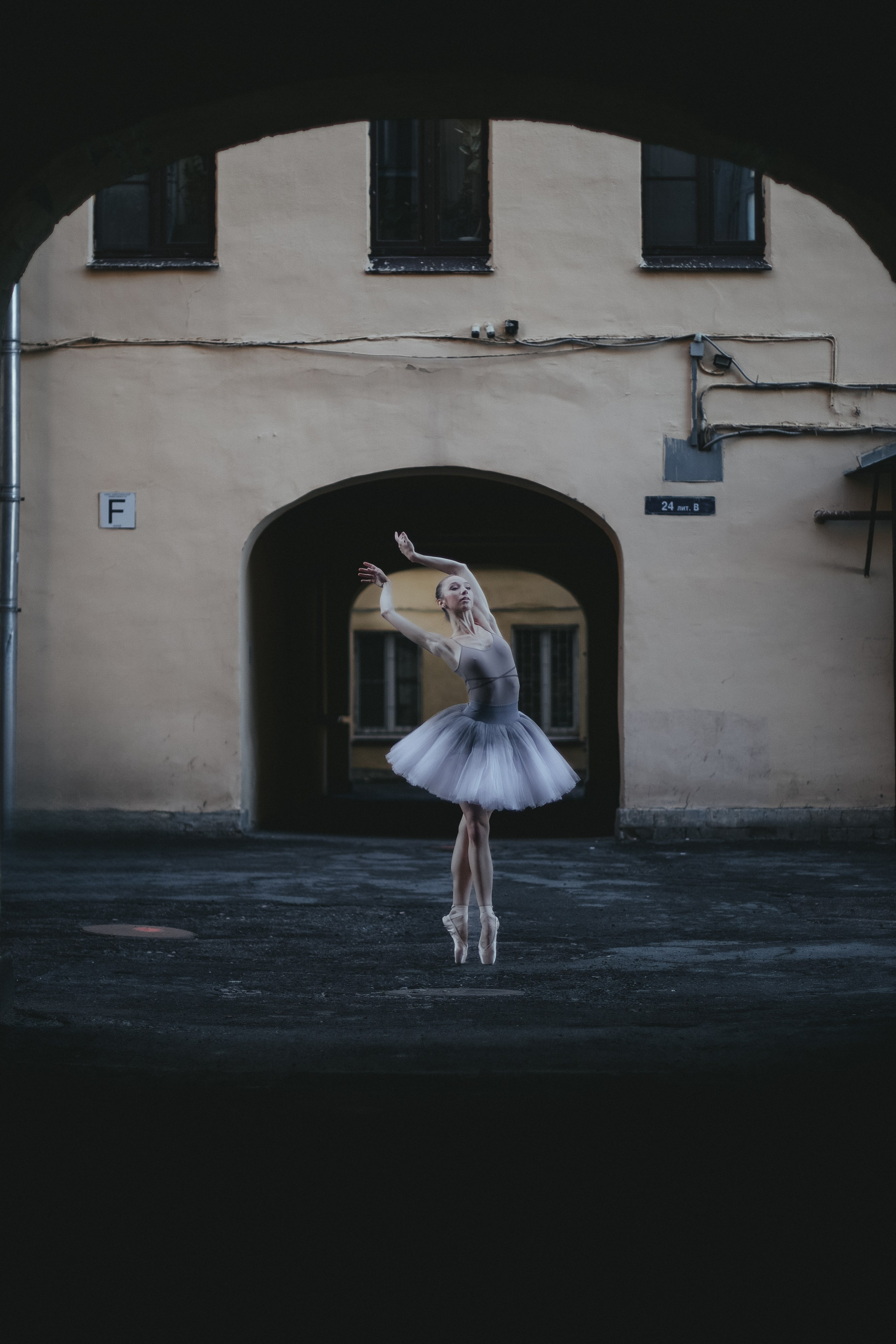 P O L I N A. Портретный и уличный фотограф в Санкт-Петербурге Сергей Кутьин