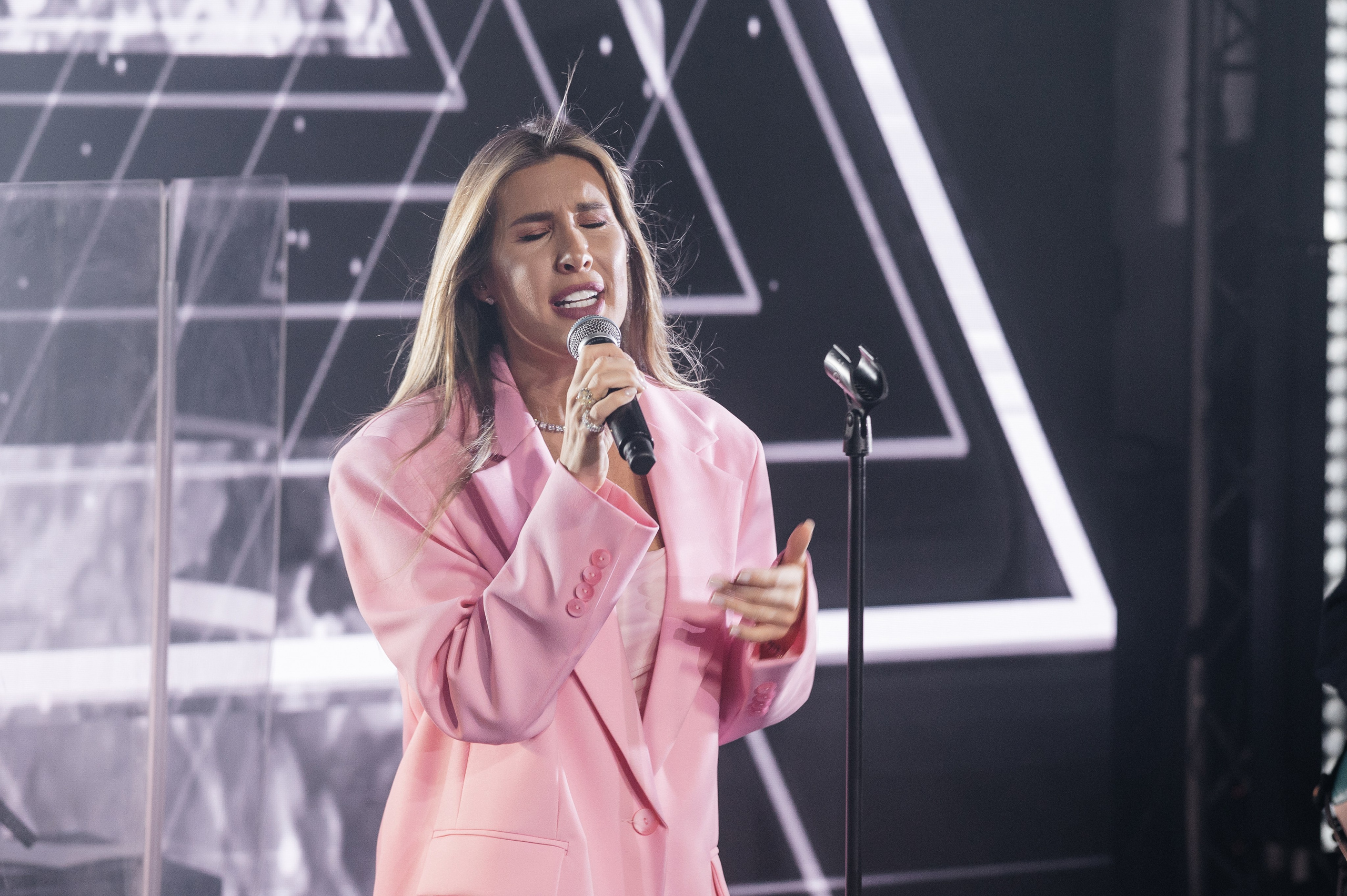 SECRET SHOW. Wedding photographer in Moscow and around the world Andrey Medvednikov