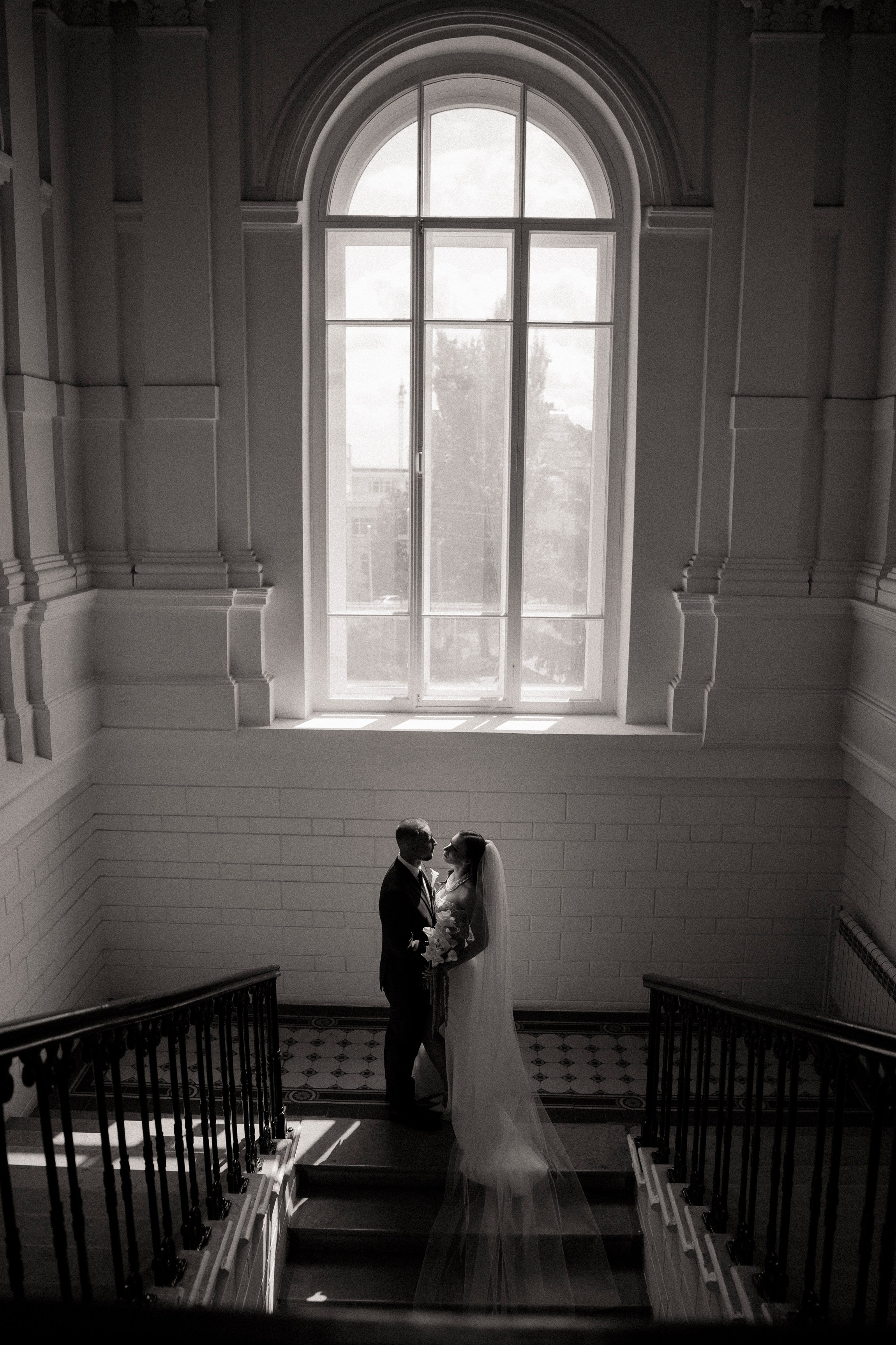 "Свадебная фотосессия в Пензе: Жених и невеста в художественном училище".