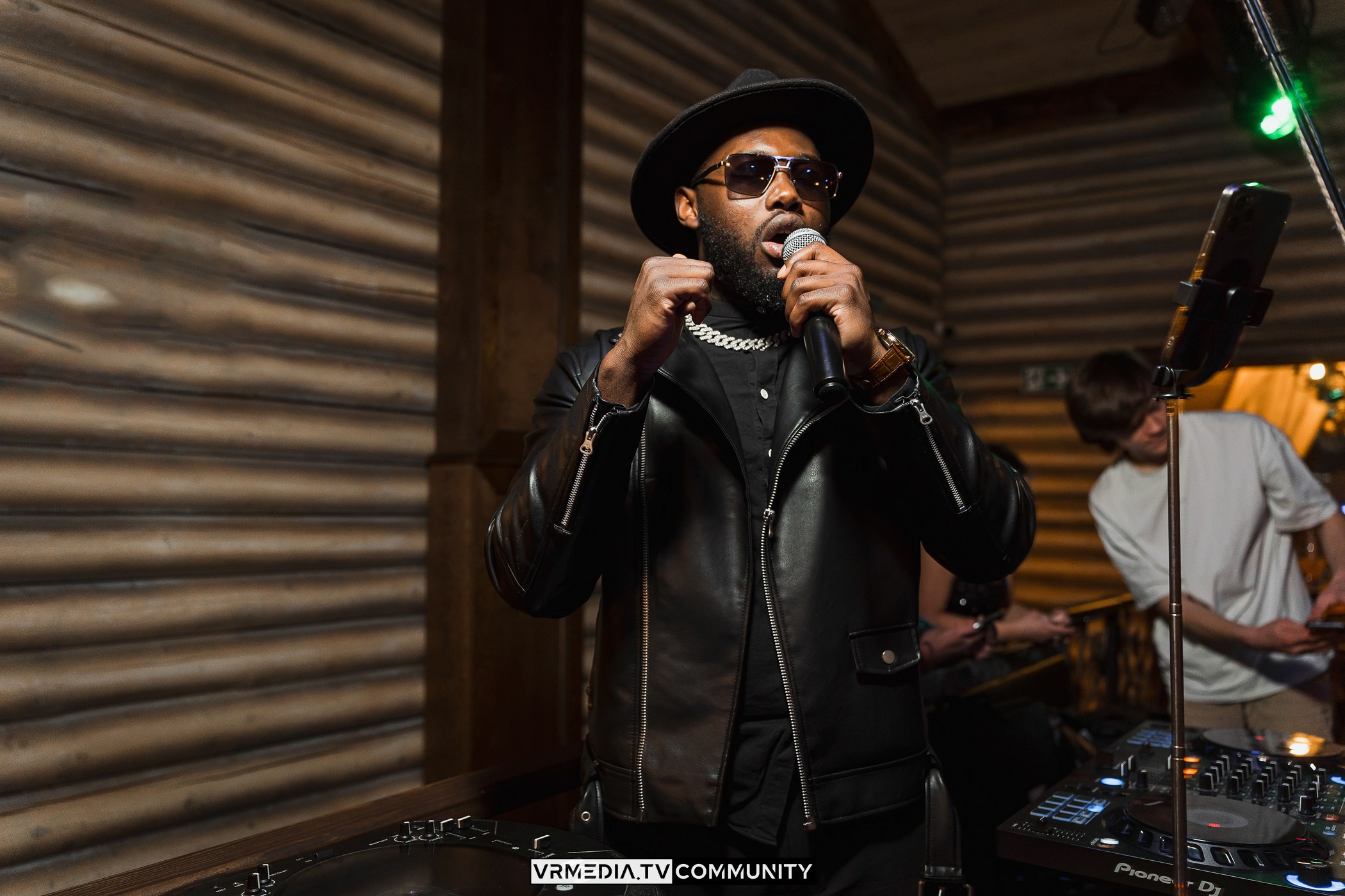 Новогодний вечер у «Петровича»