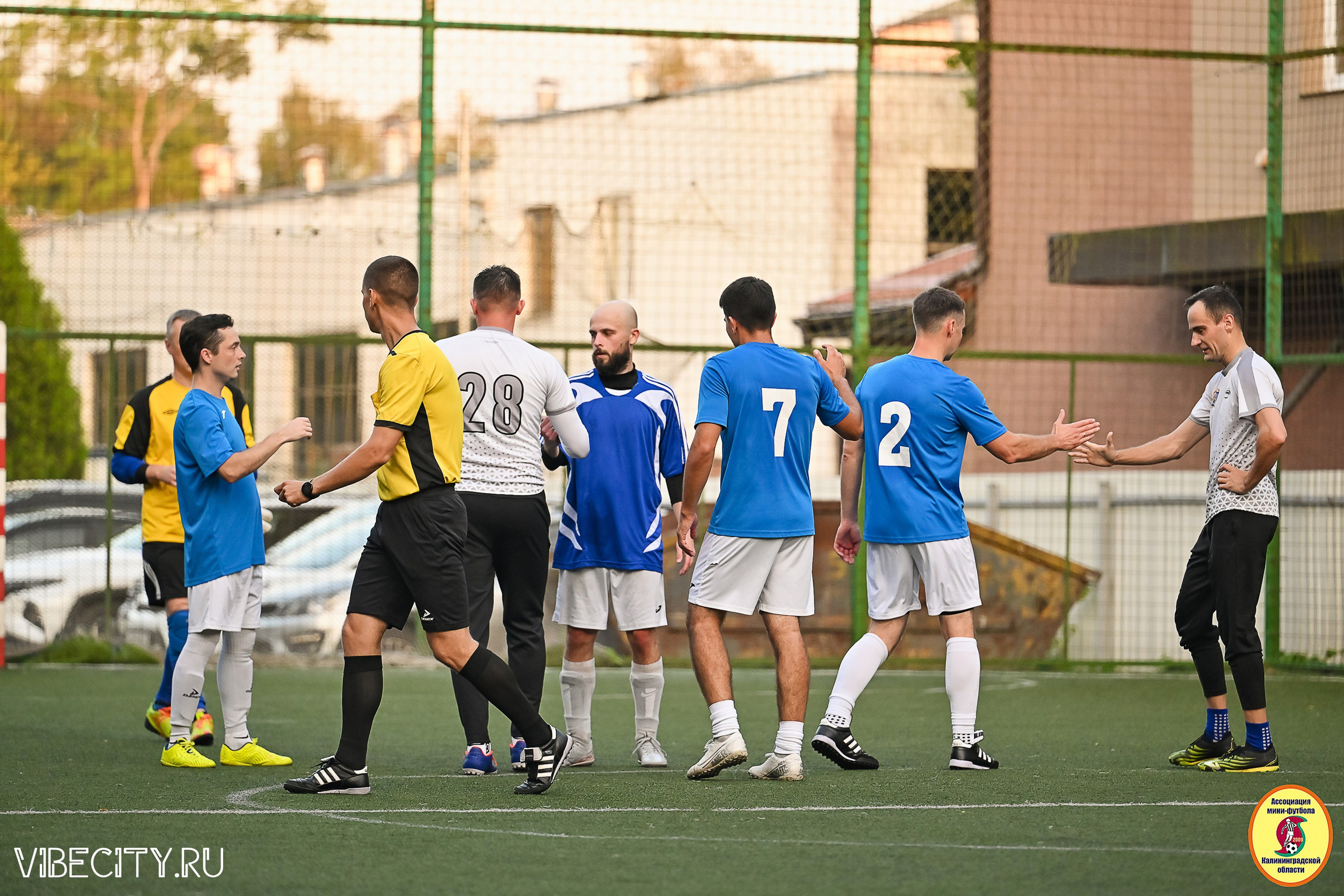 ИГРЫ ПЛЕЙ-ОФФ ПЕРВОГО ДИВИЗИОНА МИНИ-ФУТБОЛЬНОЙ ЛИГИ. VIBECITY.RU Вайб Сити Ру Фоторепортажи Фотоотчеты Калининград