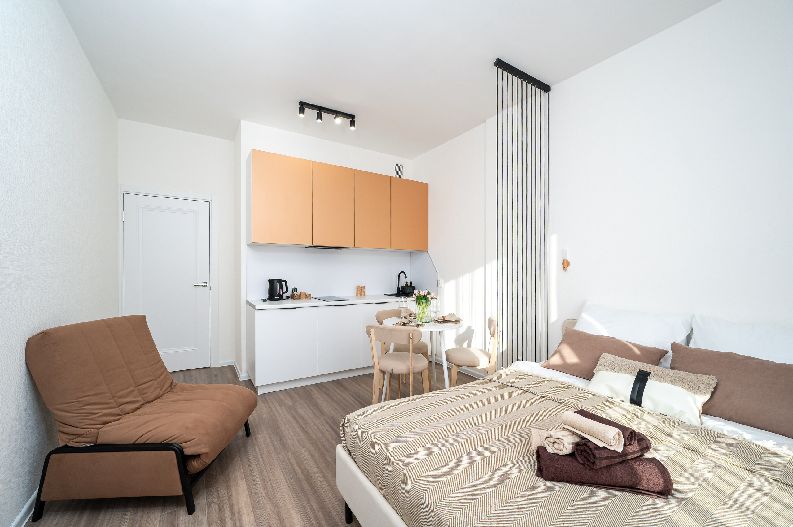 Студия на Октябрьской набережной. Интерьерный фотограф. Фото- видеосъемка недвижимости Санкт-Петербург