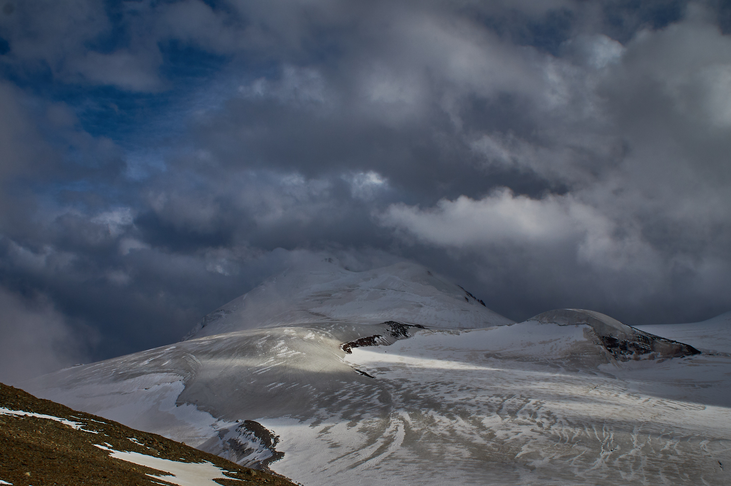 Гора Казбек в вечернее время