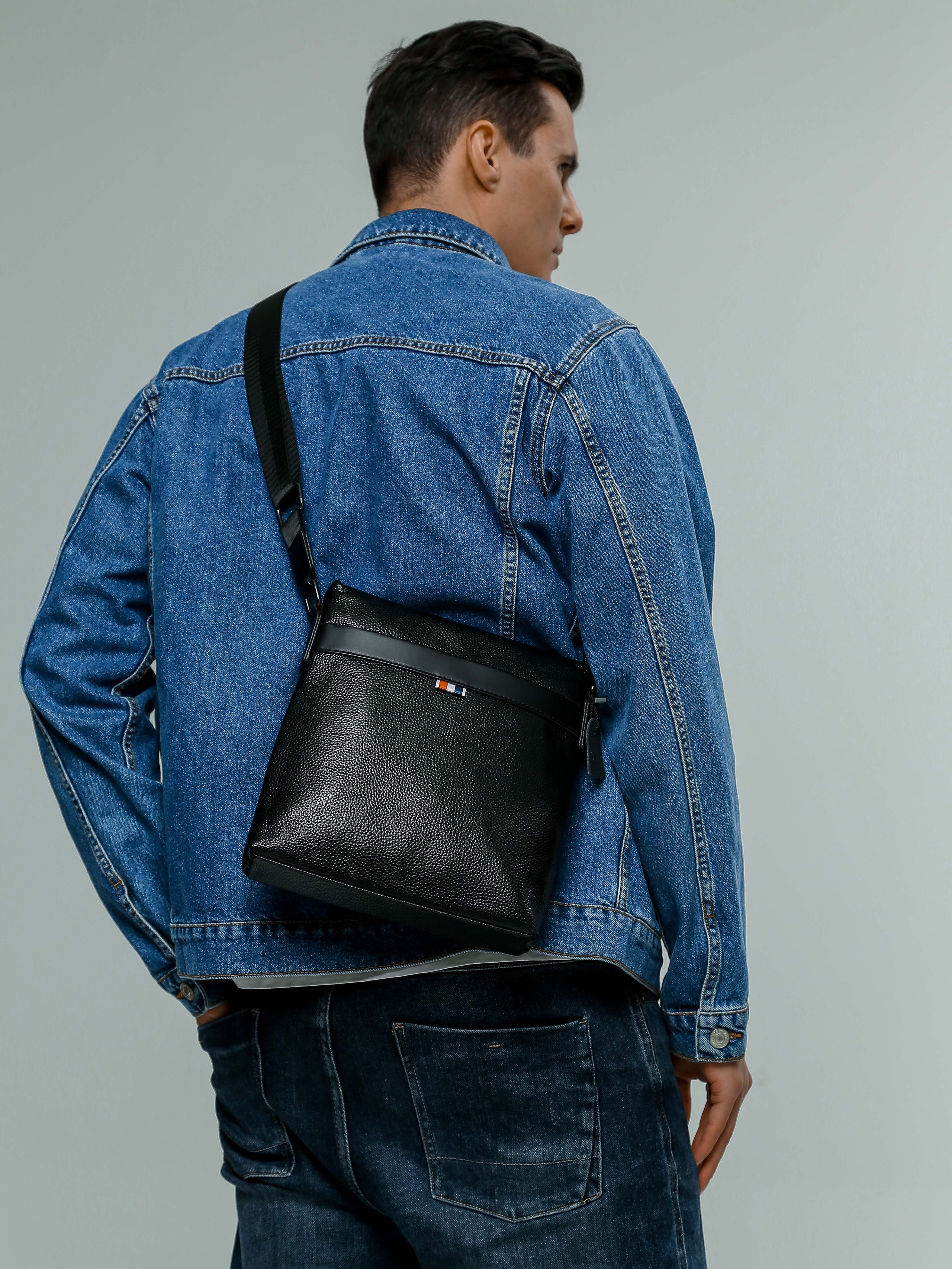 Коммерческая фотосессия мужских сумок для маркетплейсов и социальных сетей. Fashion фотограф в Санкт-Петербурге Савинова Ирина