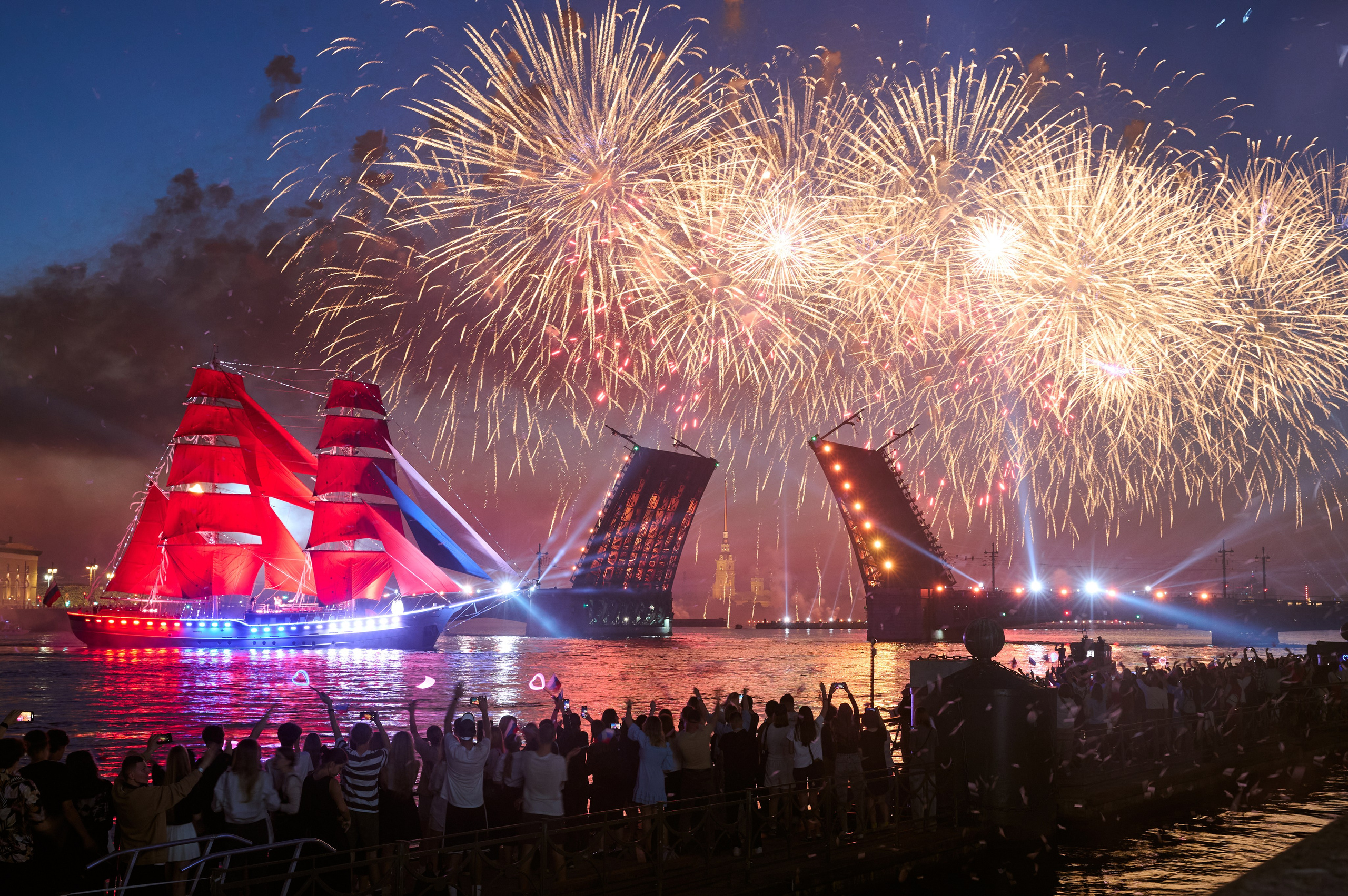 Алые паруса. Фотограф Игорь Захаров