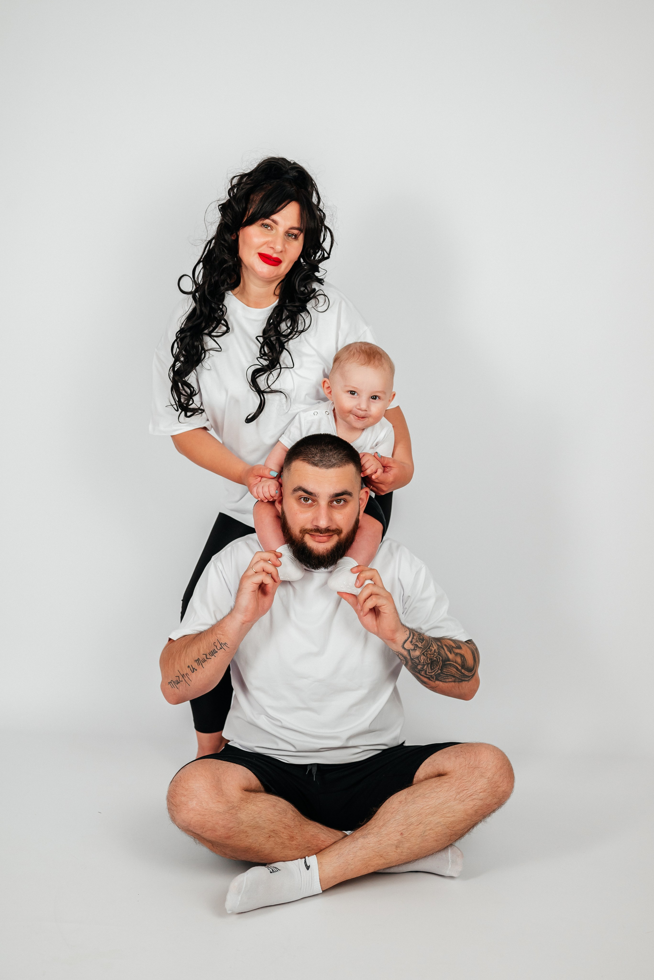 На белом фоне. Семейный фотограф в Краснодаре