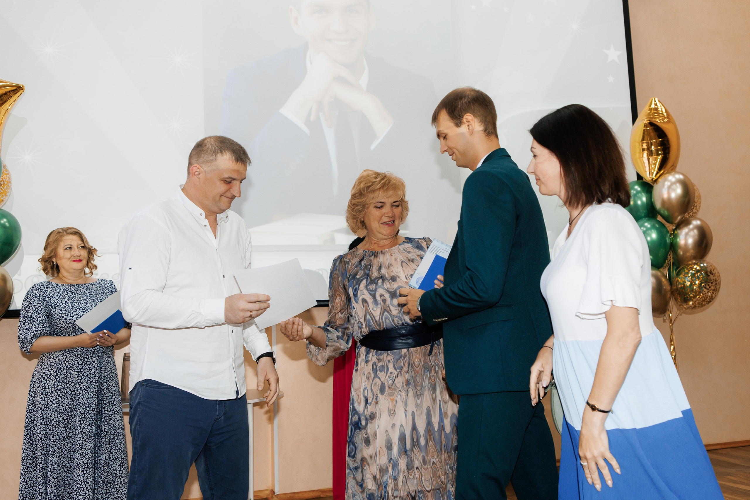 Выпускной Гимназия 12 2024 г. Свадебный и портретный Фотограф в Липецке Дмитрий Котюков