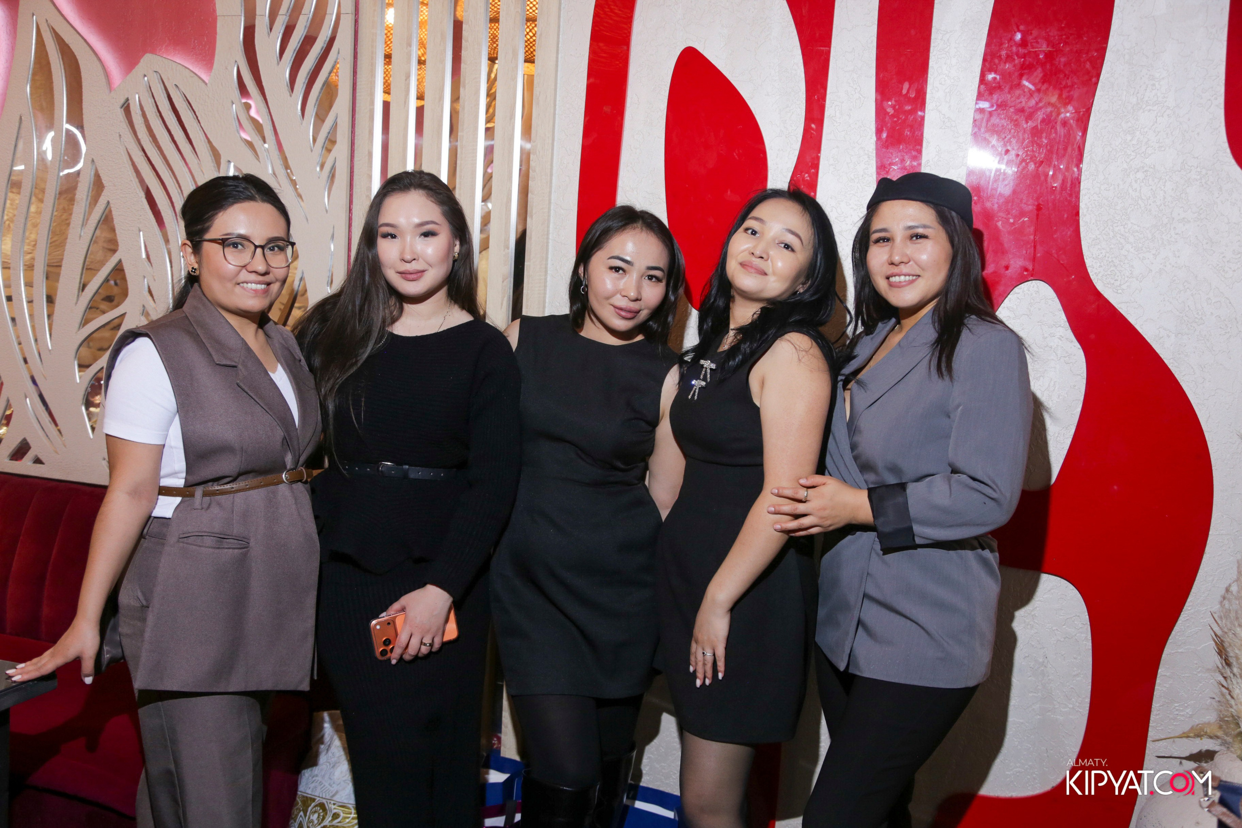 УХО И МЕДВЕДЬ НА САИНА. КИПЯТКОМ АЛМАТЫ! Фотосъемка мероприятий в Алматы