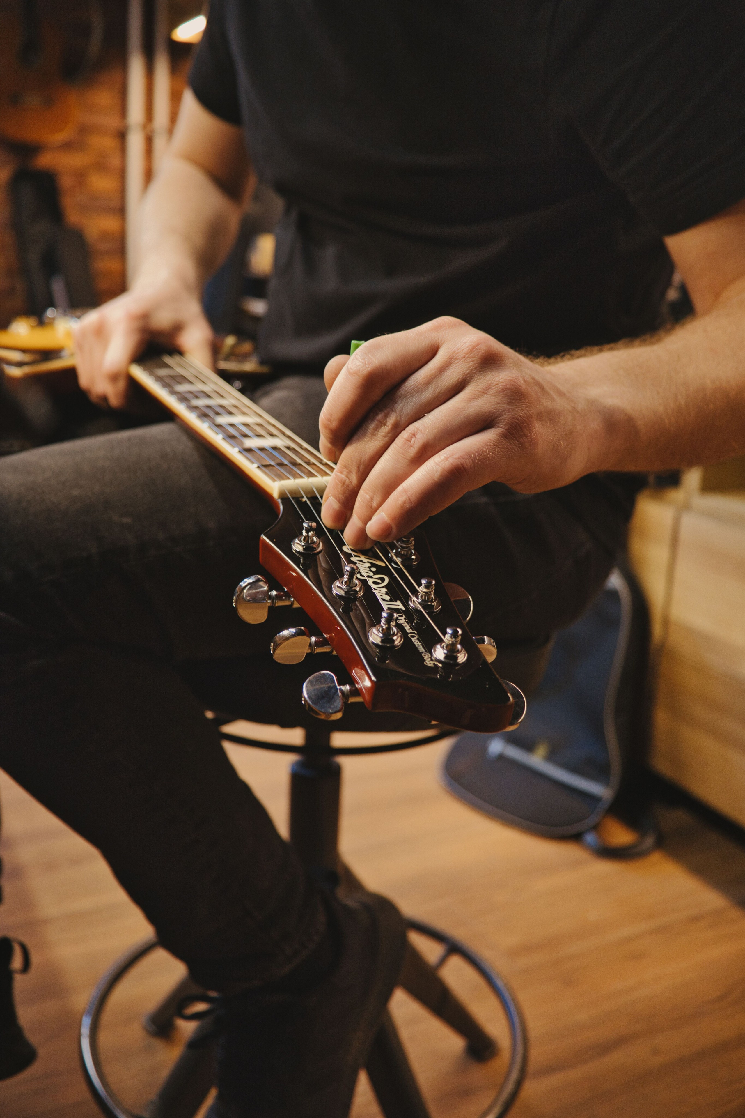 Гитарный клуб или магическая мастерская