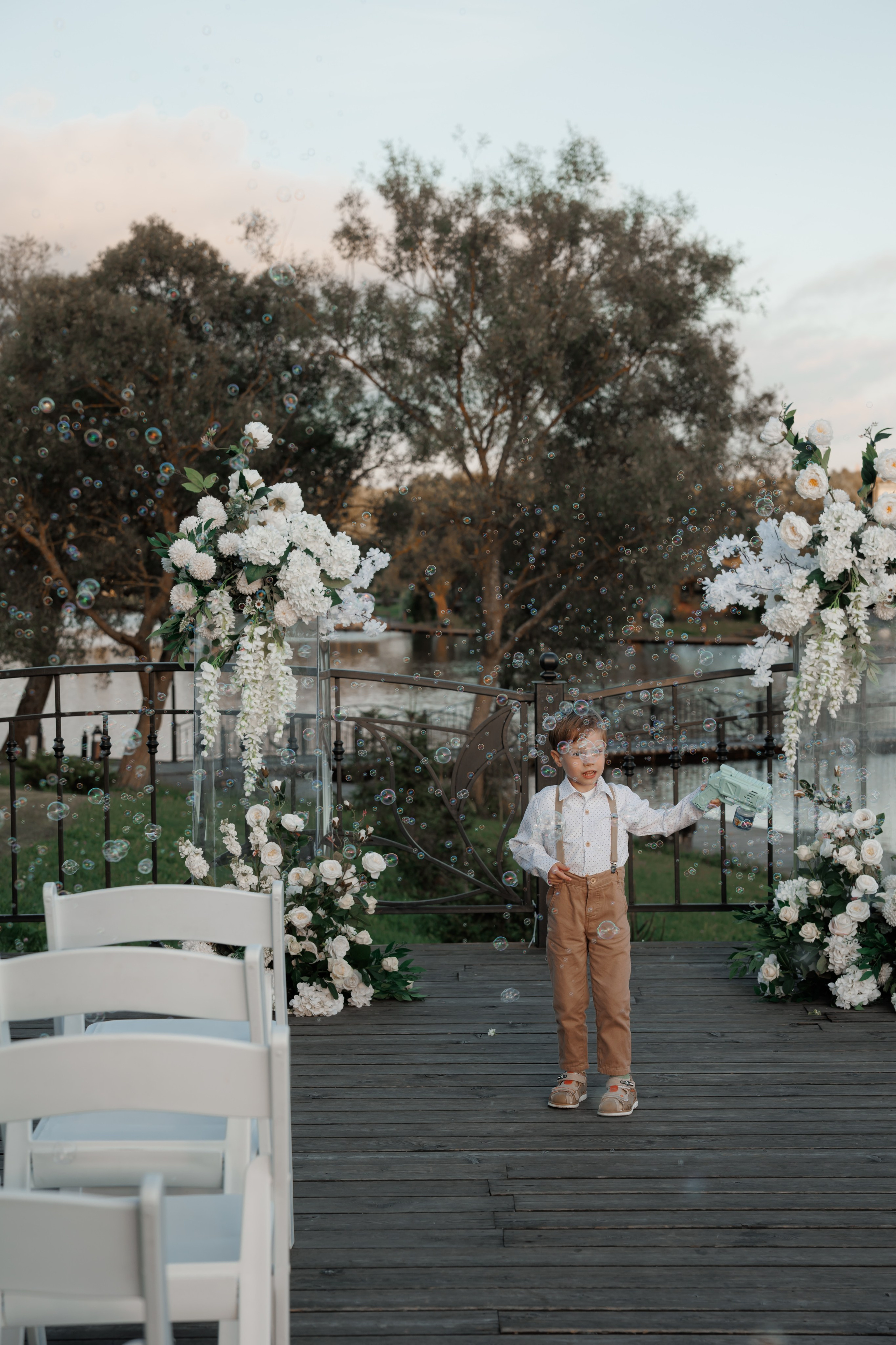 Регистрация в отеле Fish Point, ЗАГС Бутово, прогулка в Остафьево. Свадебный и репортажный фотограф (Москва, Королев и другие)