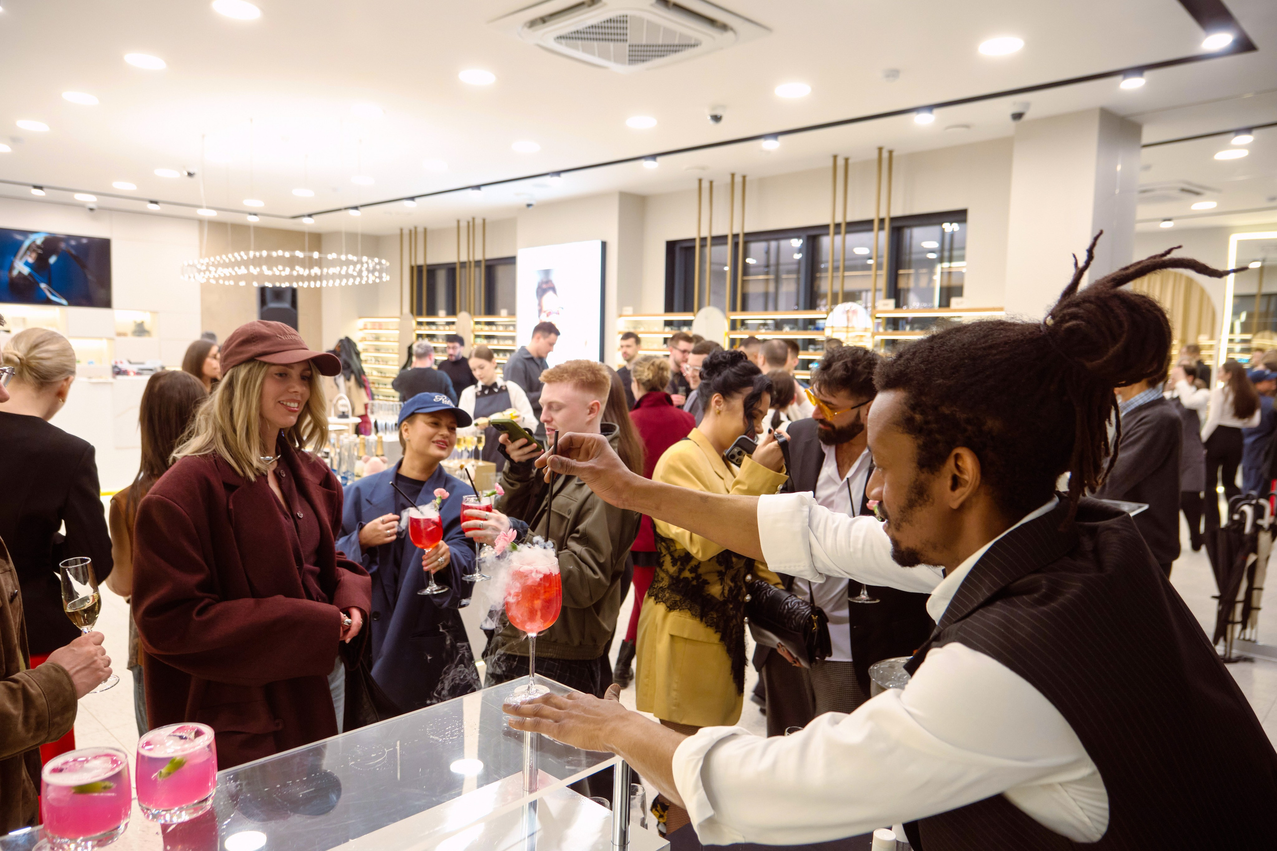 ОПТИК ЦЕНТ. Свадебный фотограф в Екатеринбурге Соседков Евгений