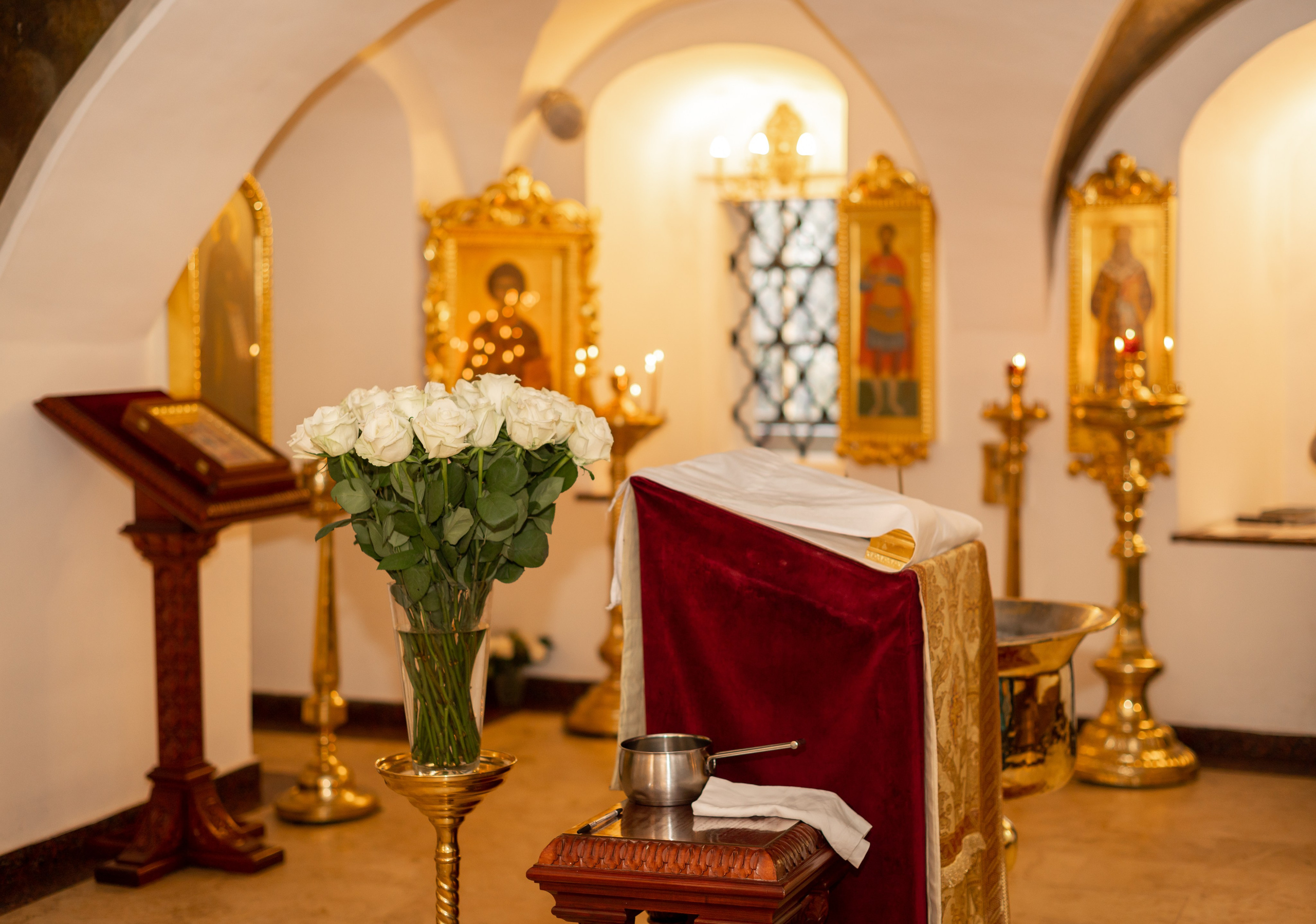 Церковь Покрова Пресвятой Богородицы в Медведкове г. Москва Крещение Алексея. Детский и семейный фотограф г. Москва Оксана Катаджи