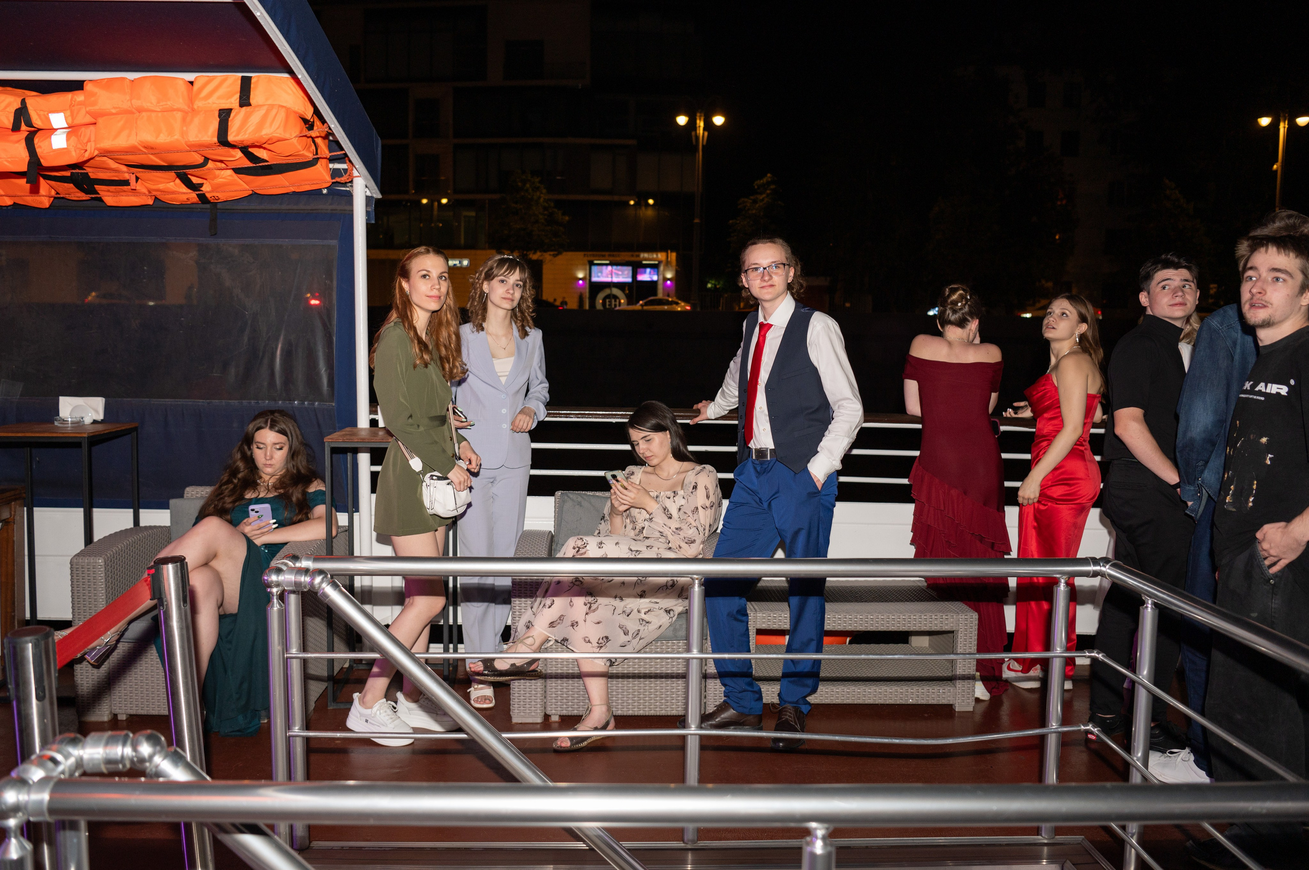 Выпускной вечер 11 класс на теплоходе. Детский и семейный фотограф г. Москва Оксана Катаджи