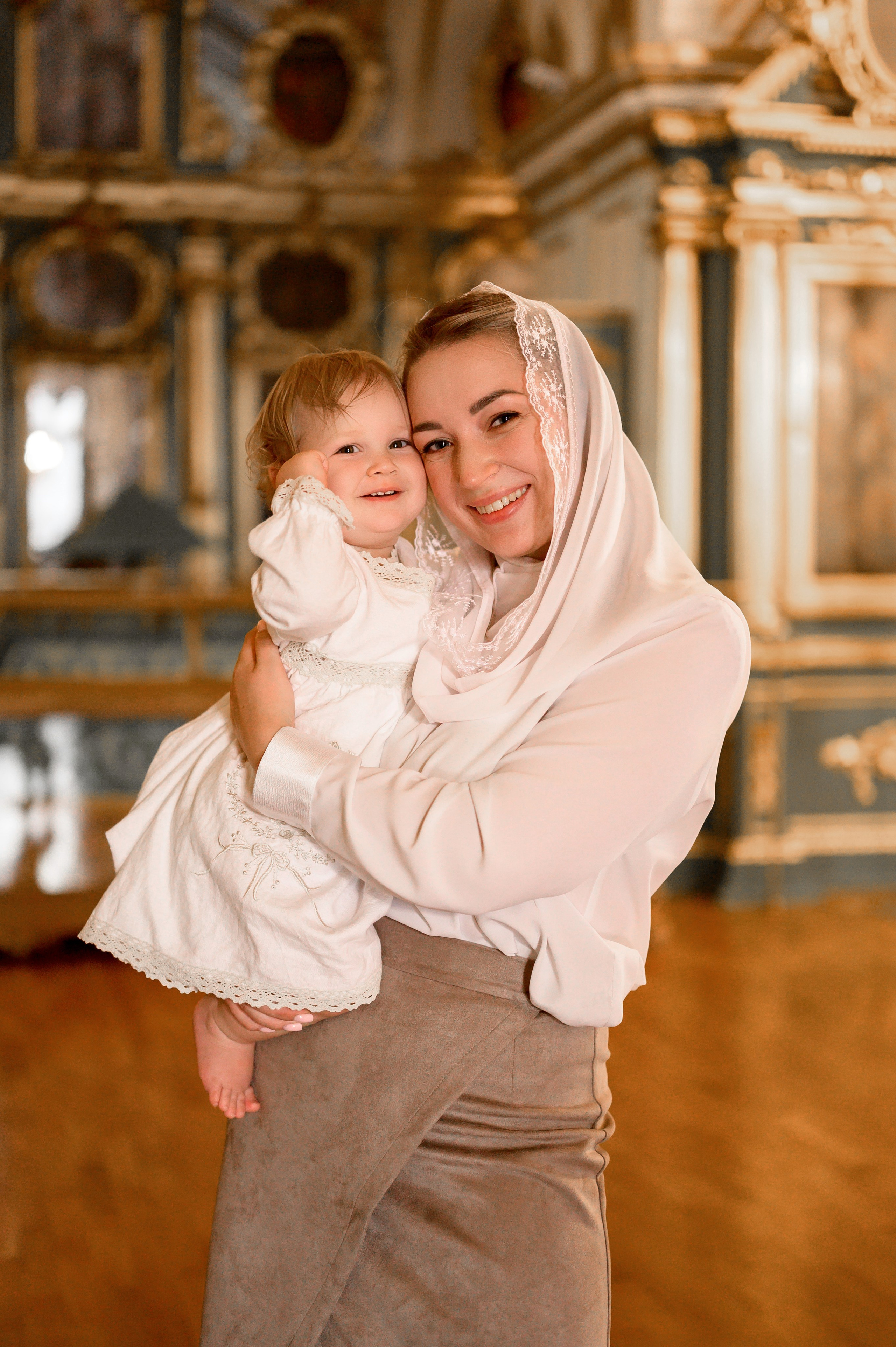 Юлия и Дарья — Николо-Богоявленский Морской собор. Дьяконова Валерия семейный и детский фотограф в Санкт-Петербурге